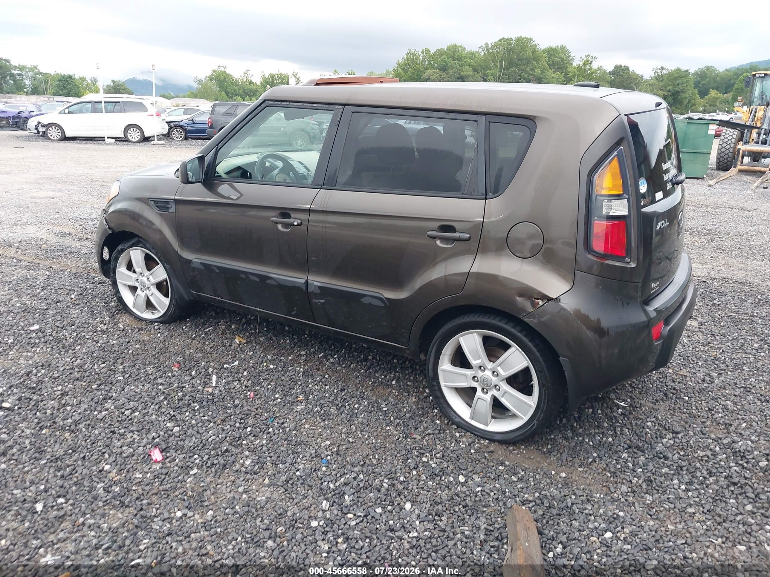2011 Kia Soul ! Gray vin: KNDJT2A24B7214684