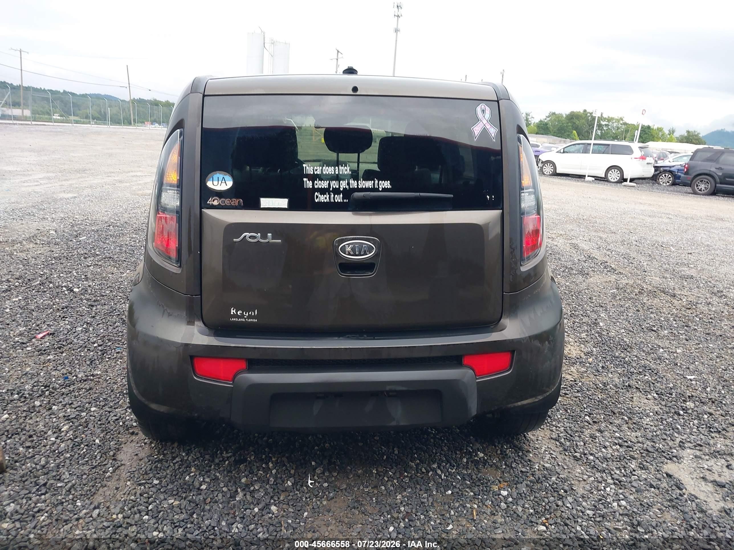 2011 Kia Soul ! Gray vin: KNDJT2A24B7214684