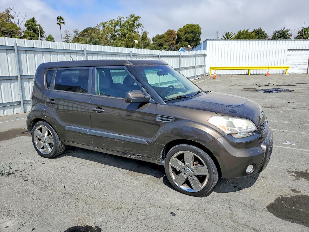 2011 Kia Soul ! Brown vin: KNDJT2A24B7253226