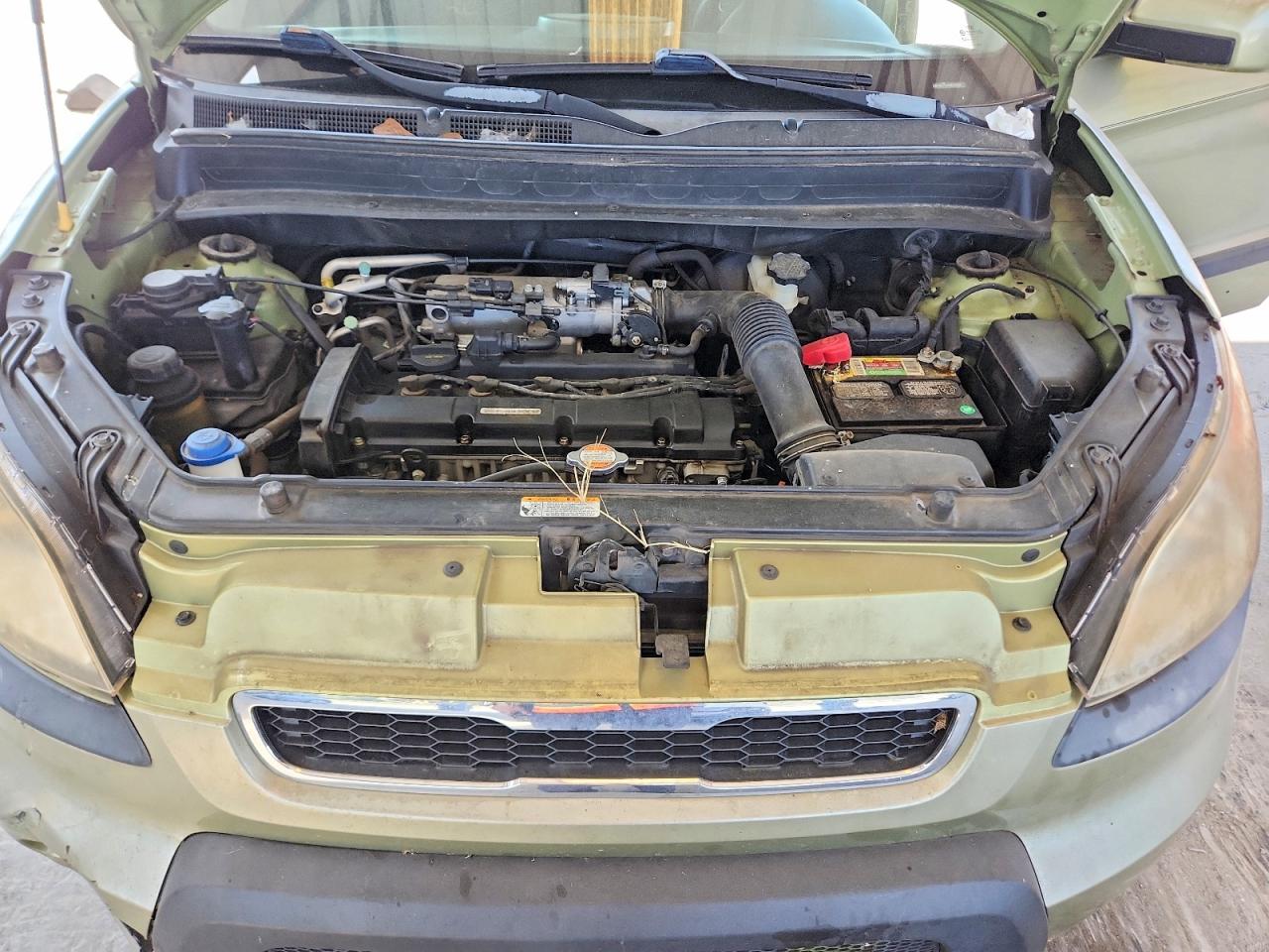 2011 Kia Soul + Green vin: KNDJT2A24B7255204