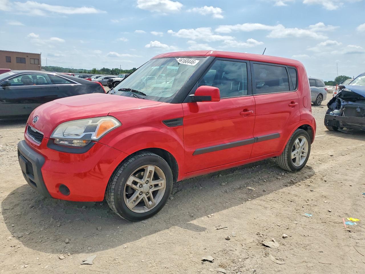 2011 Kia Soul + Red vin: KNDJT2A24B7259656