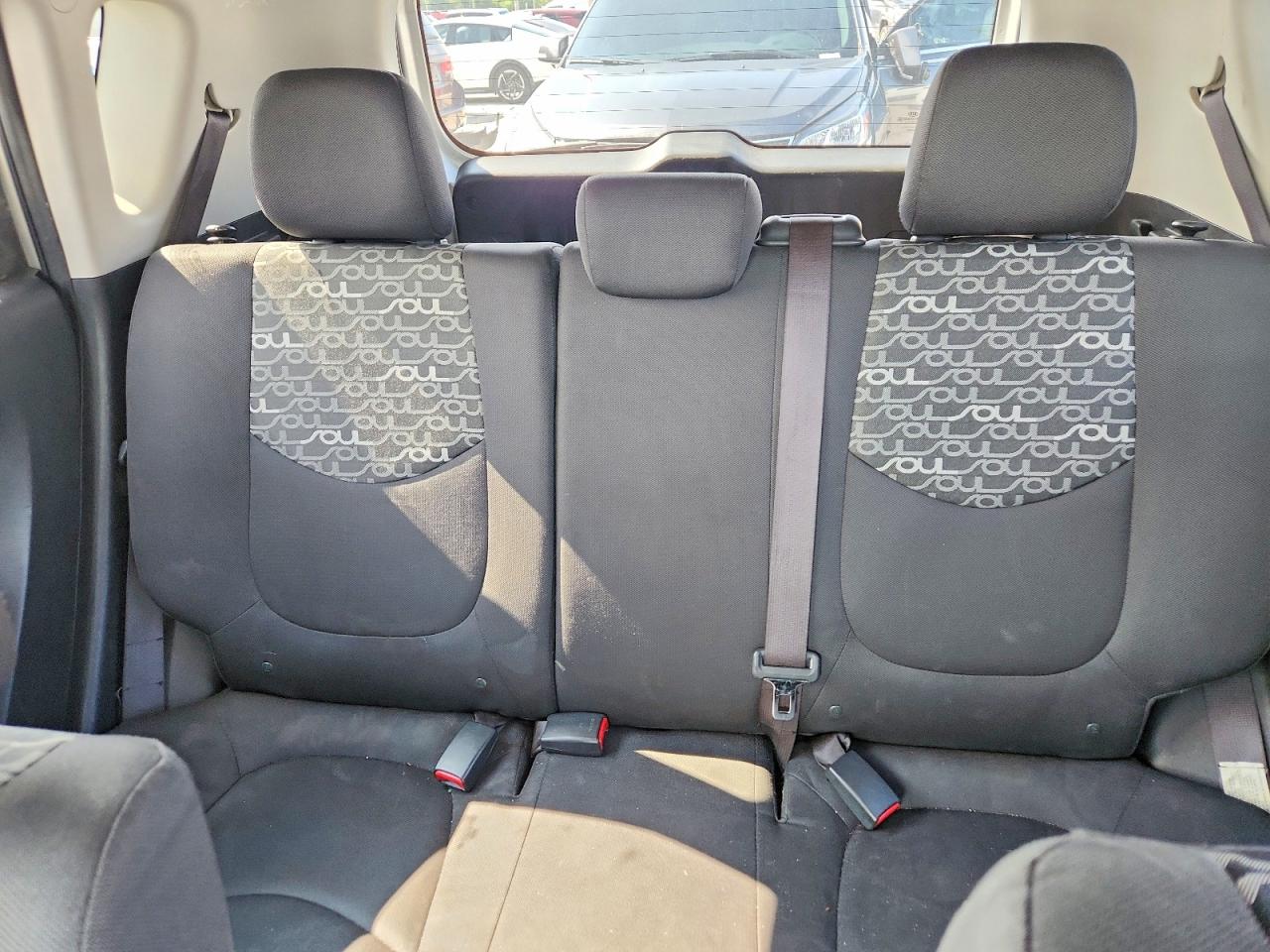2011 Kia Soul + Silver vin: KNDJT2A24B7262802