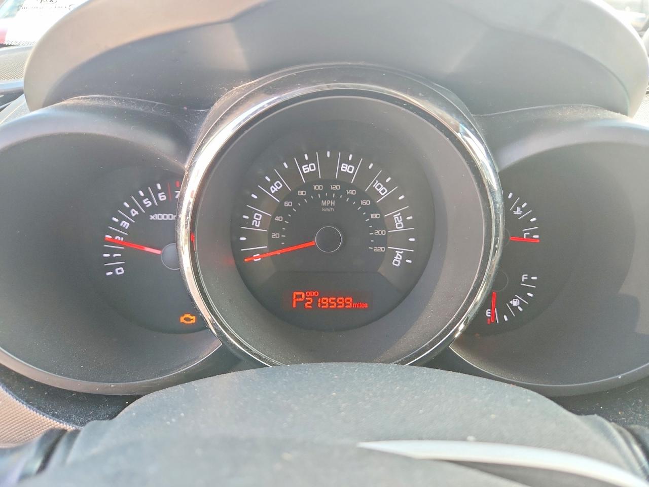 2011 Kia Soul + Silver vin: KNDJT2A24B7262802