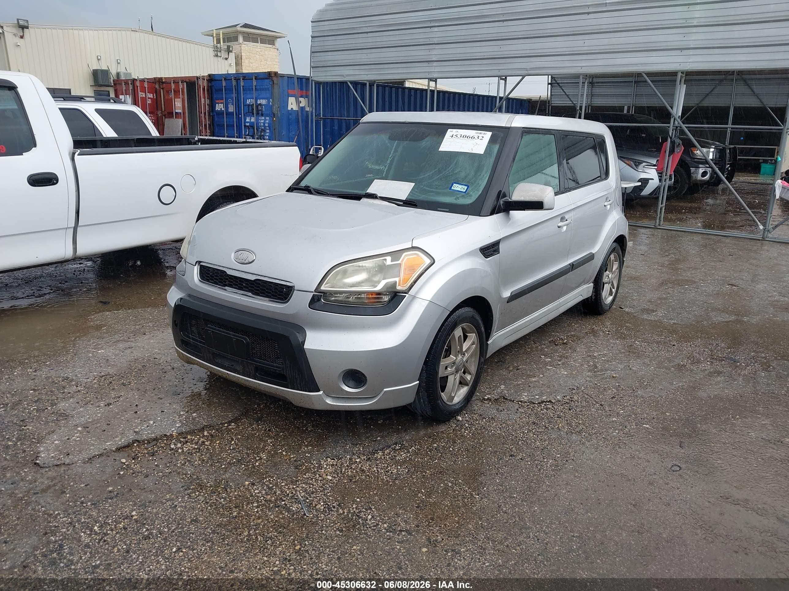 2011 Kia Soul + Серебряный vin: KNDJT2A24B7302537