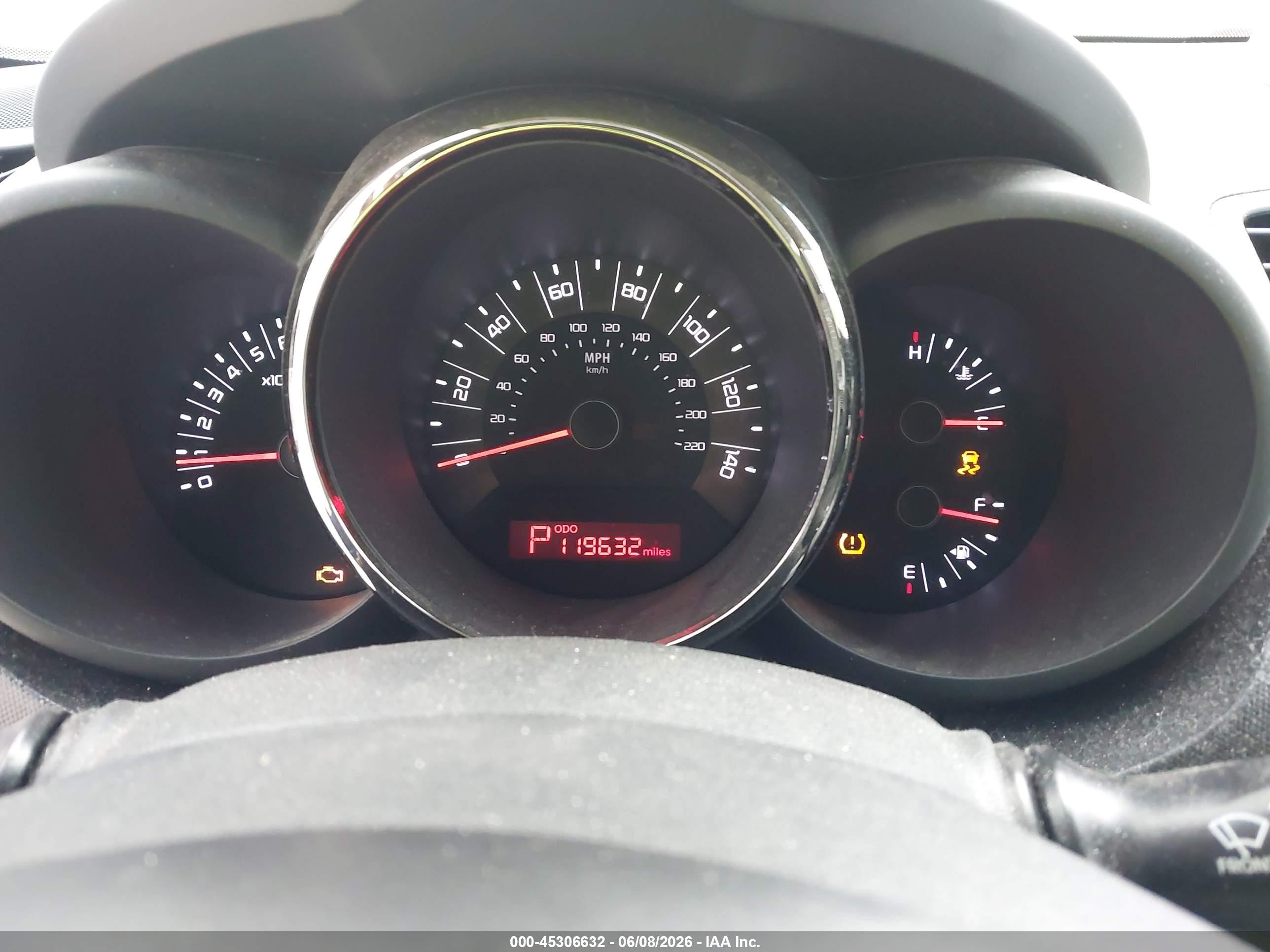 2011 Kia Soul + Серебряный vin: KNDJT2A24B7302537
