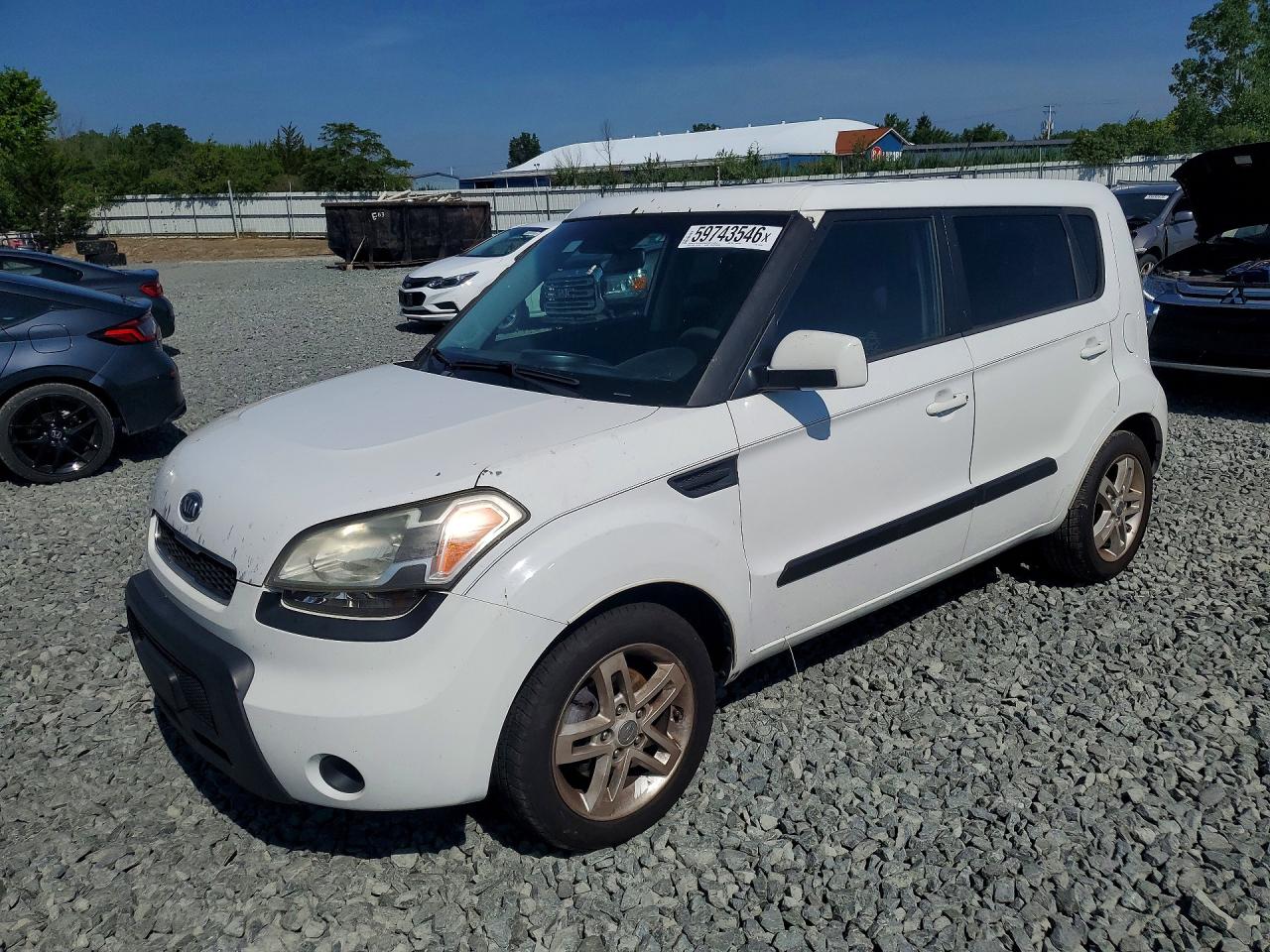 2011 Kia Soul + White vin: KNDJT2A24B7315126