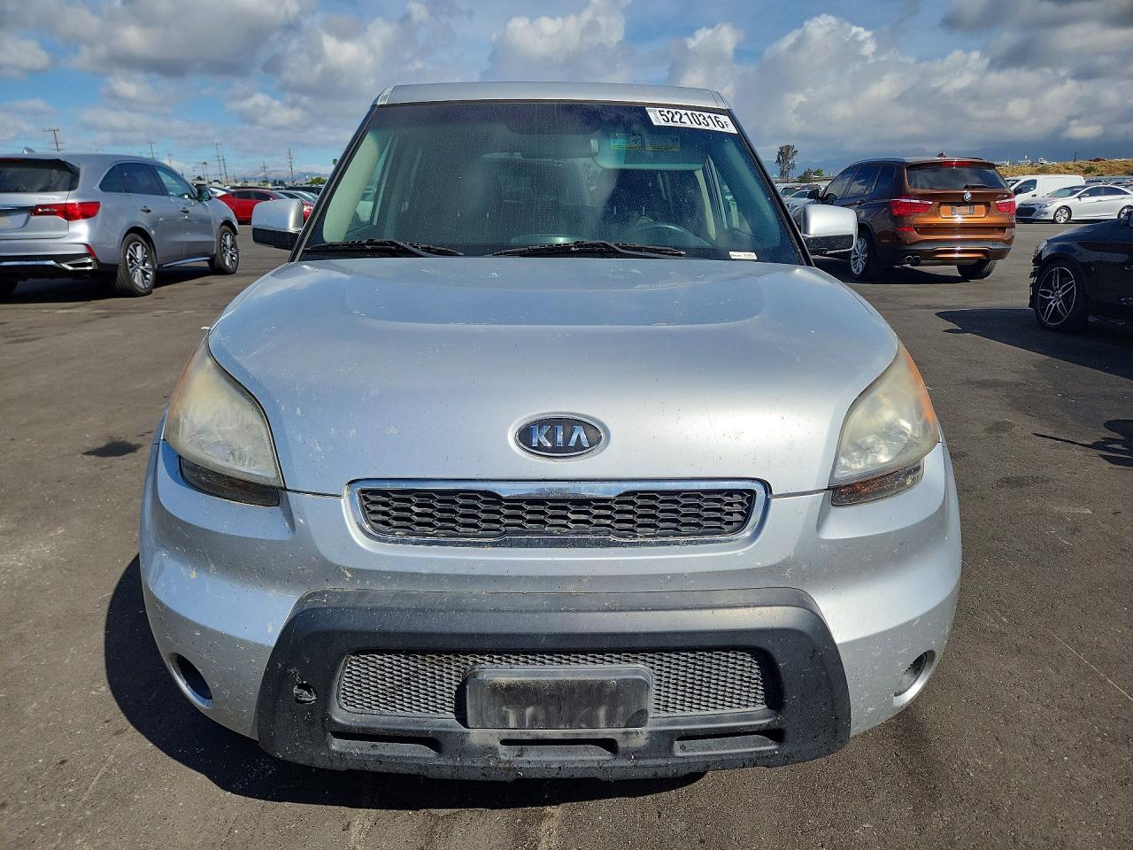 2011 Kia Soul + Silver vin: KNDJT2A24B7315787