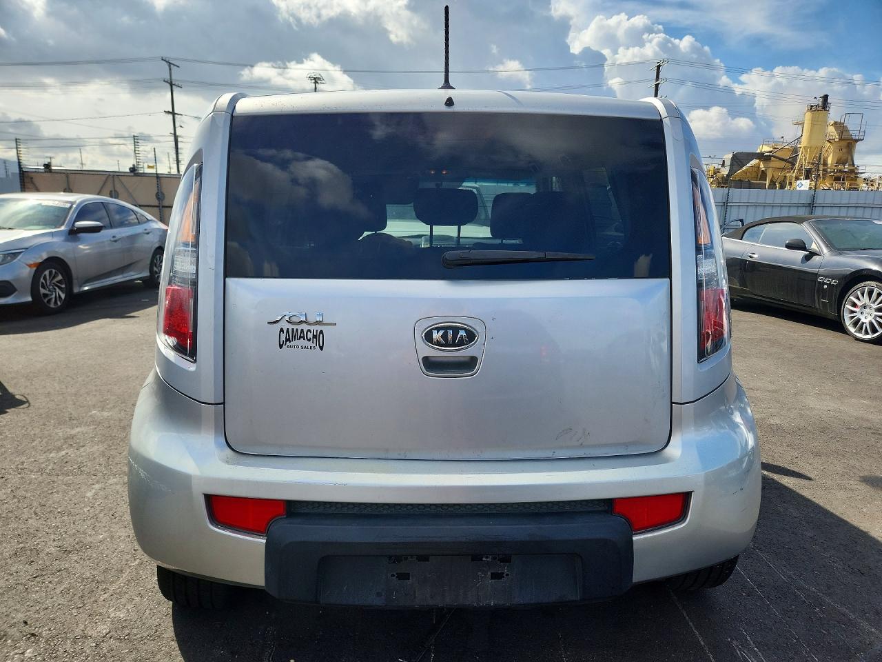 2011 Kia Soul + Silver vin: KNDJT2A24B7315787