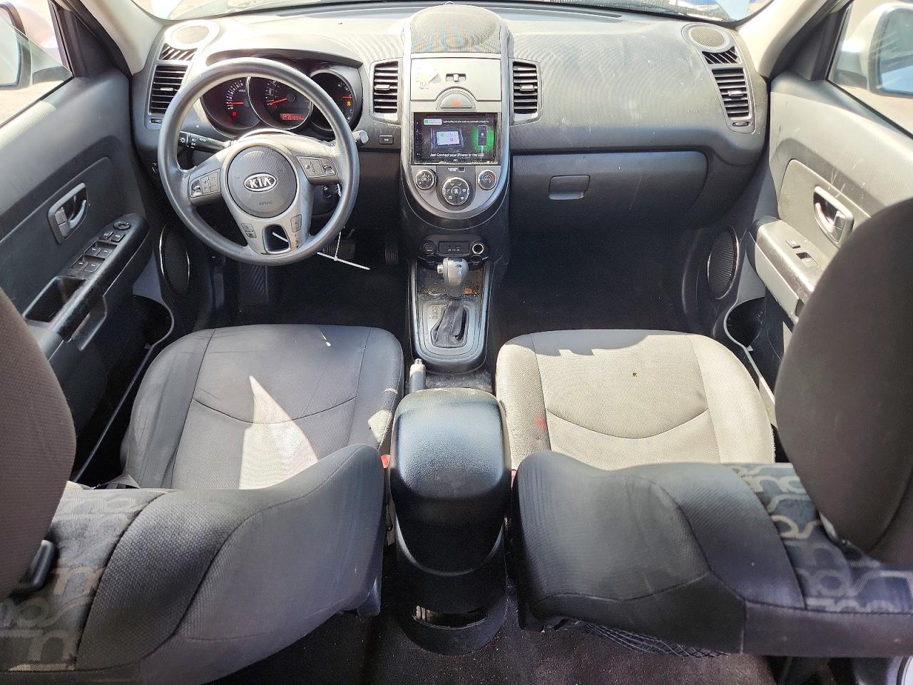 2011 Kia Soul + Silver vin: KNDJT2A24B7315787