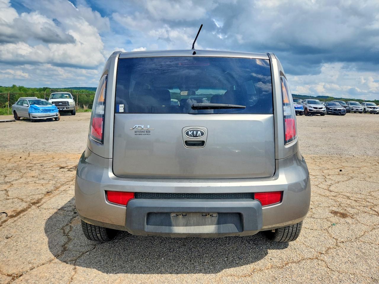 2011 Kia Soul + Gray vin: KNDJT2A24B7324084
