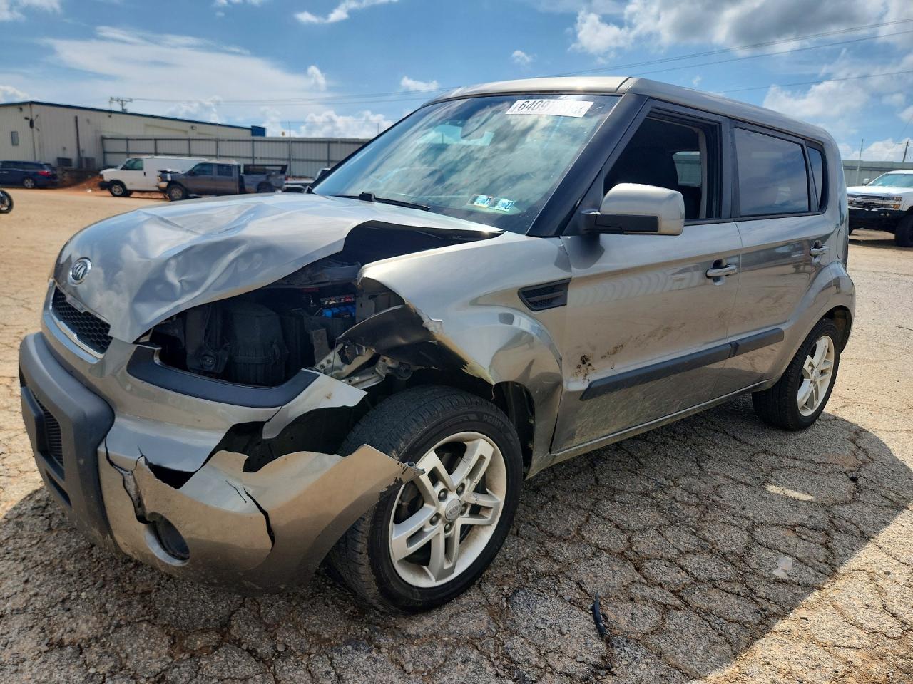 2011 Kia Soul + Gray vin: KNDJT2A24B7324084