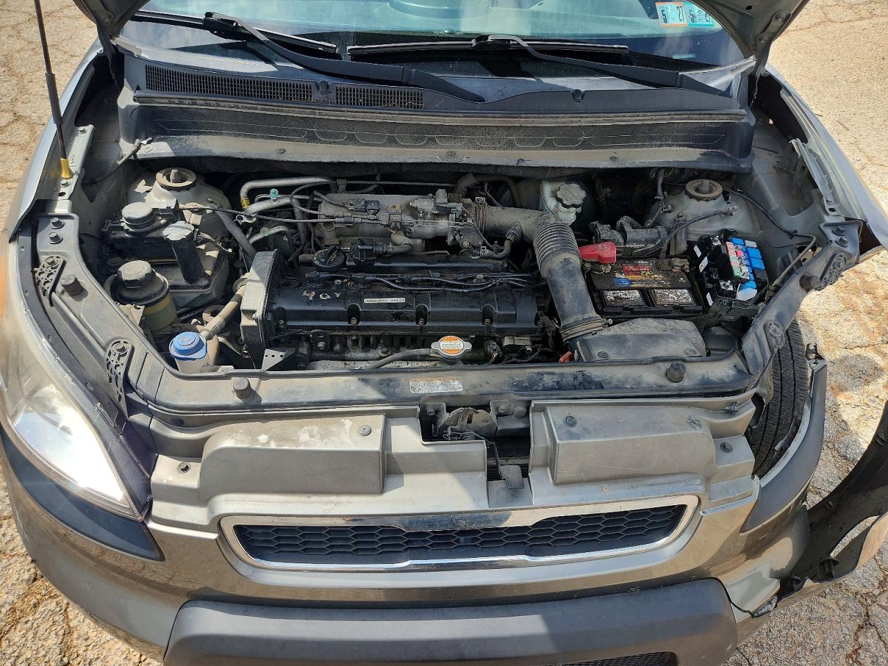 2011 Kia Soul + Gray vin: KNDJT2A24B7324084