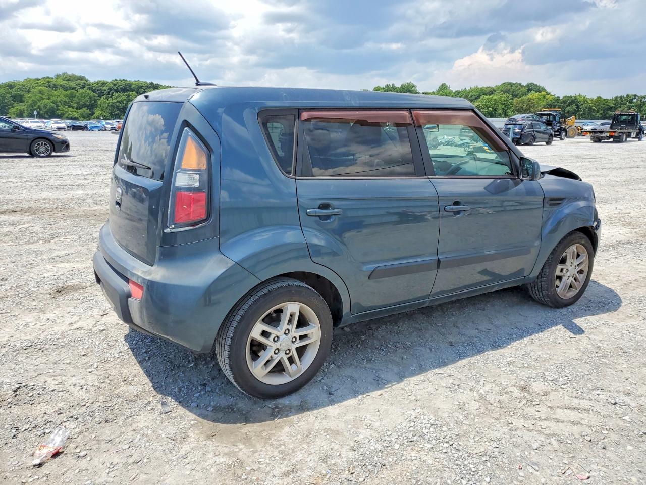 2011 Kia Soul Blue vin: KNDJT2A24B7331732