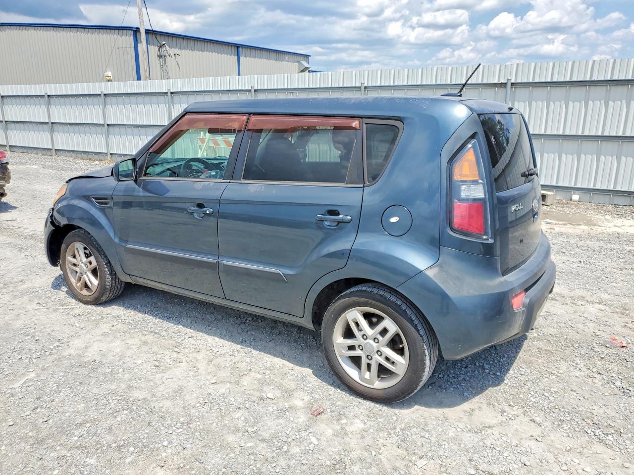 2011 Kia Soul Blue vin: KNDJT2A24B7331732