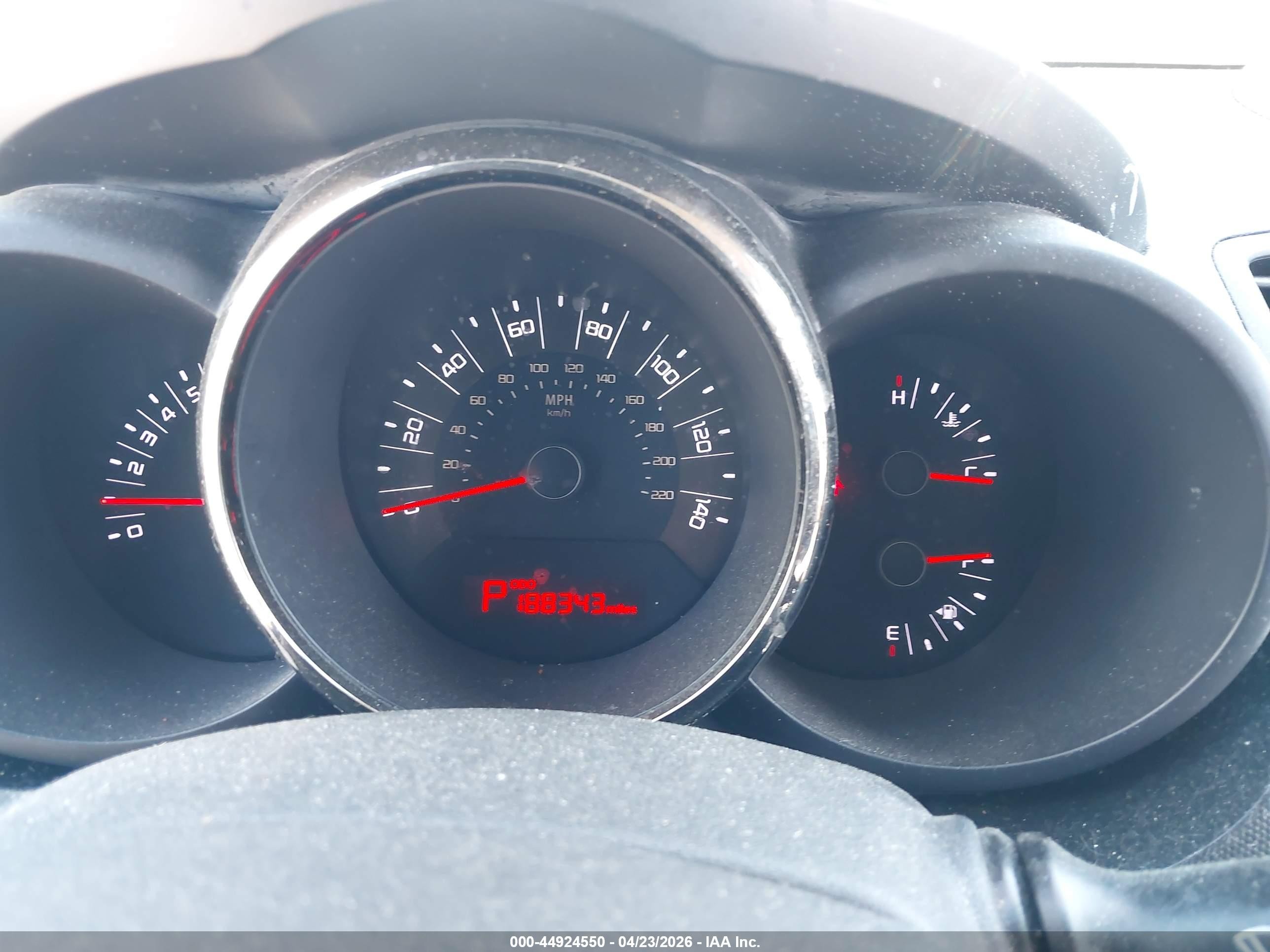 2011 Kia Soul + White vin: KNDJT2A24B7716840
