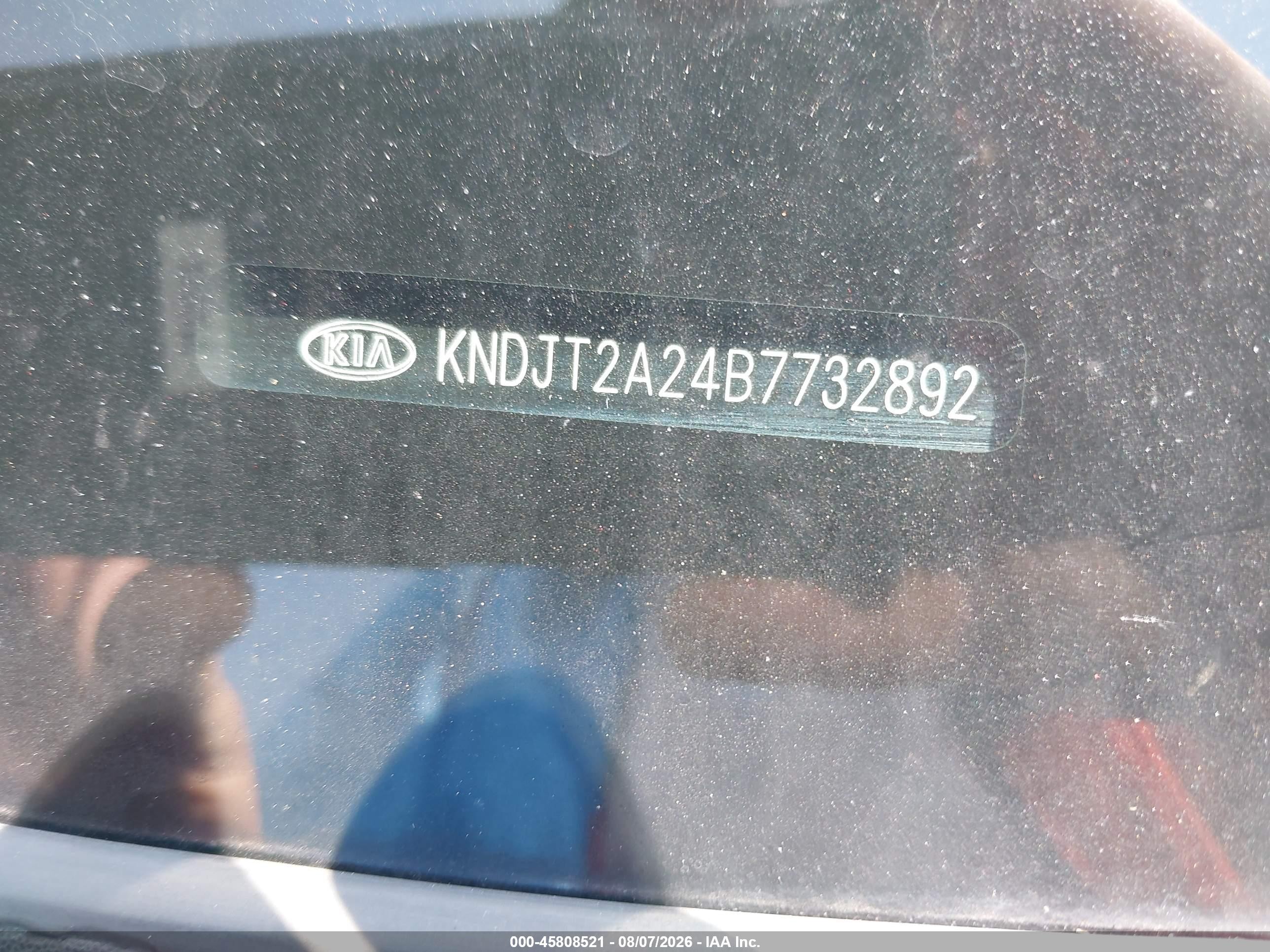 2011 Kia Soul + Black vin: KNDJT2A24B7732892