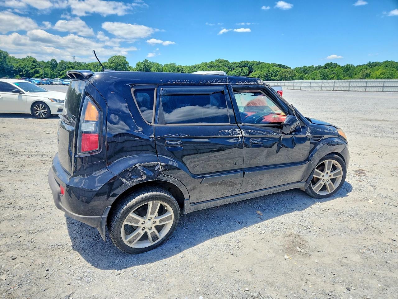 2010 Kia Soul + Black vin: KNDJT2A25A7036265