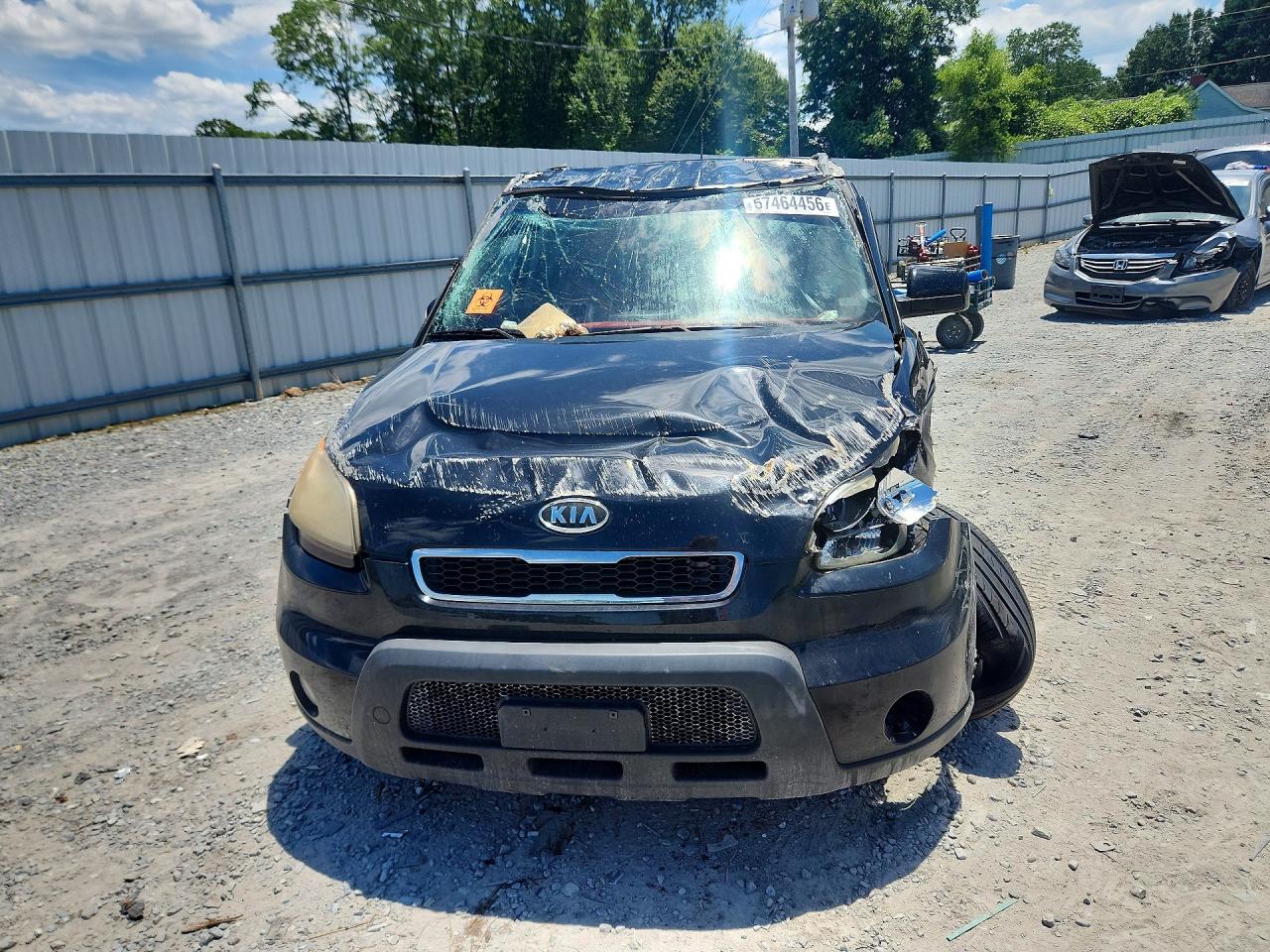 2010 Kia Soul + Black vin: KNDJT2A25A7036265