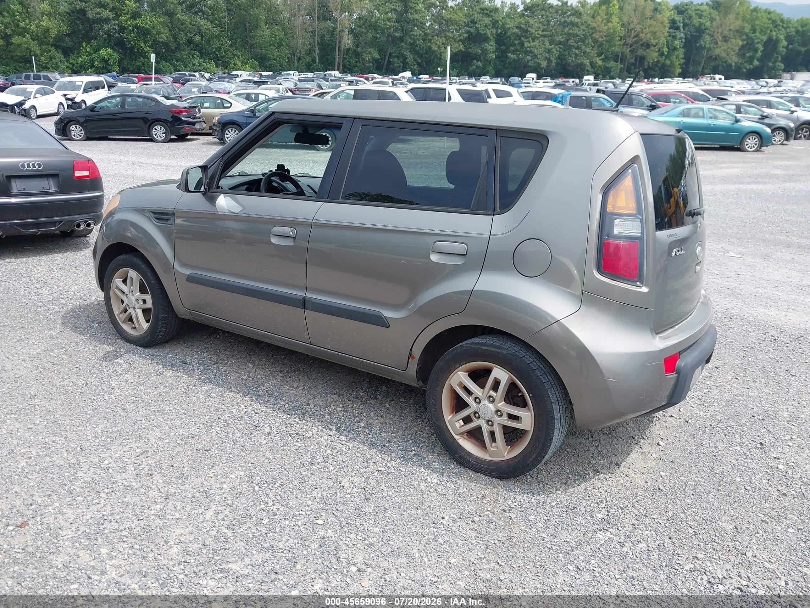 2010 Kia Soul + Серый vin: KNDJT2A25A7046603