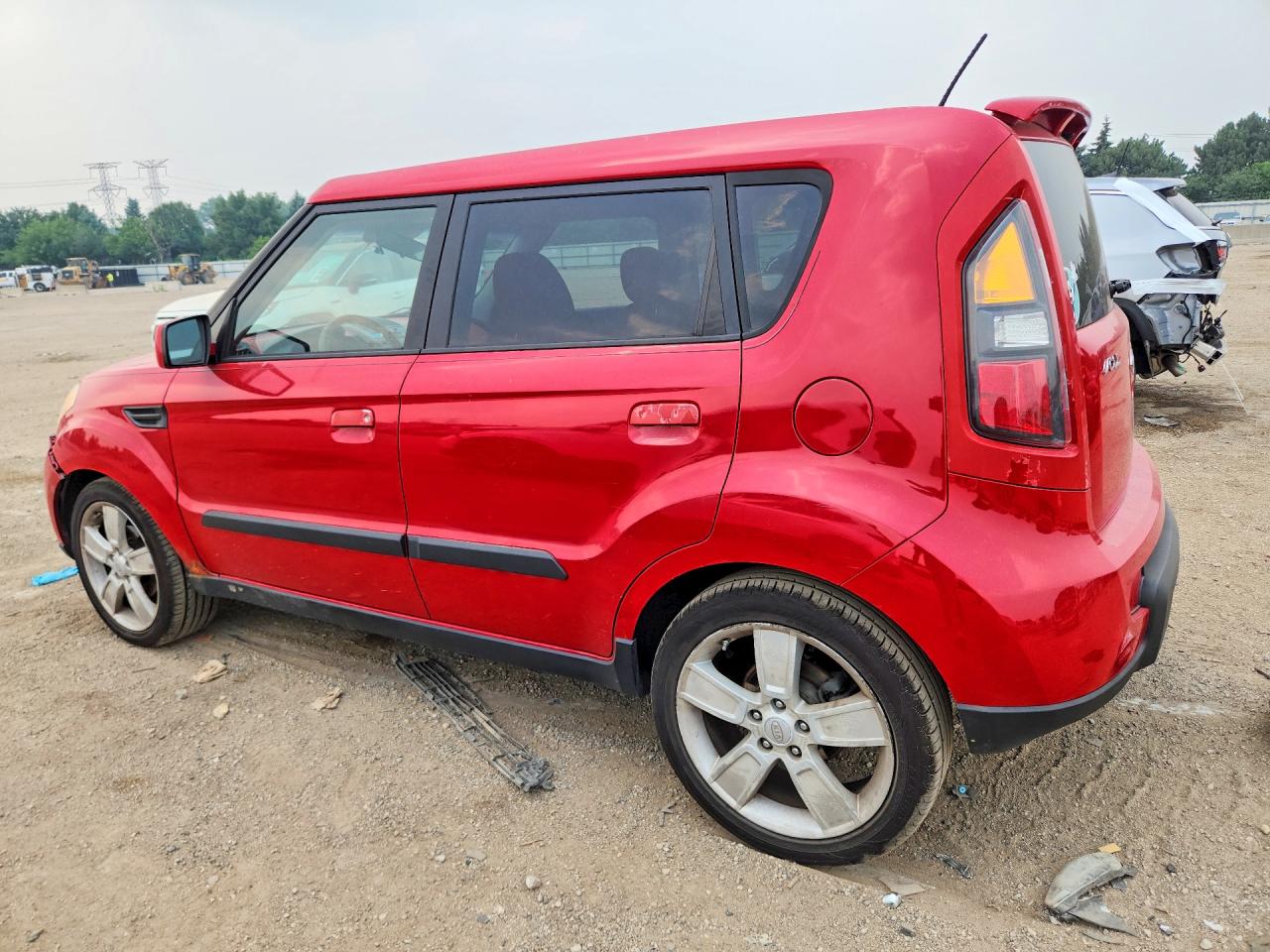 2010 Kia Soul + Red vin: KNDJT2A25A7046763