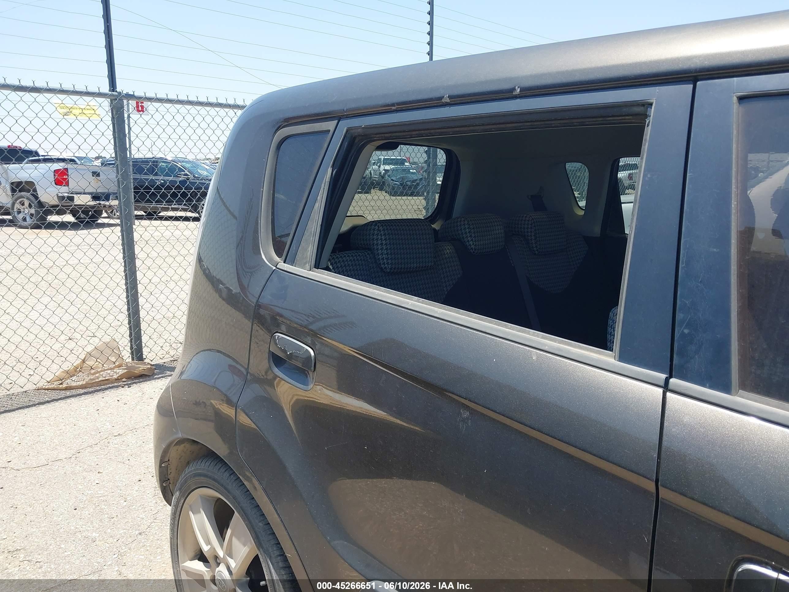 2010 Kia Soul ! Коричневый vin: KNDJT2A25A7094764