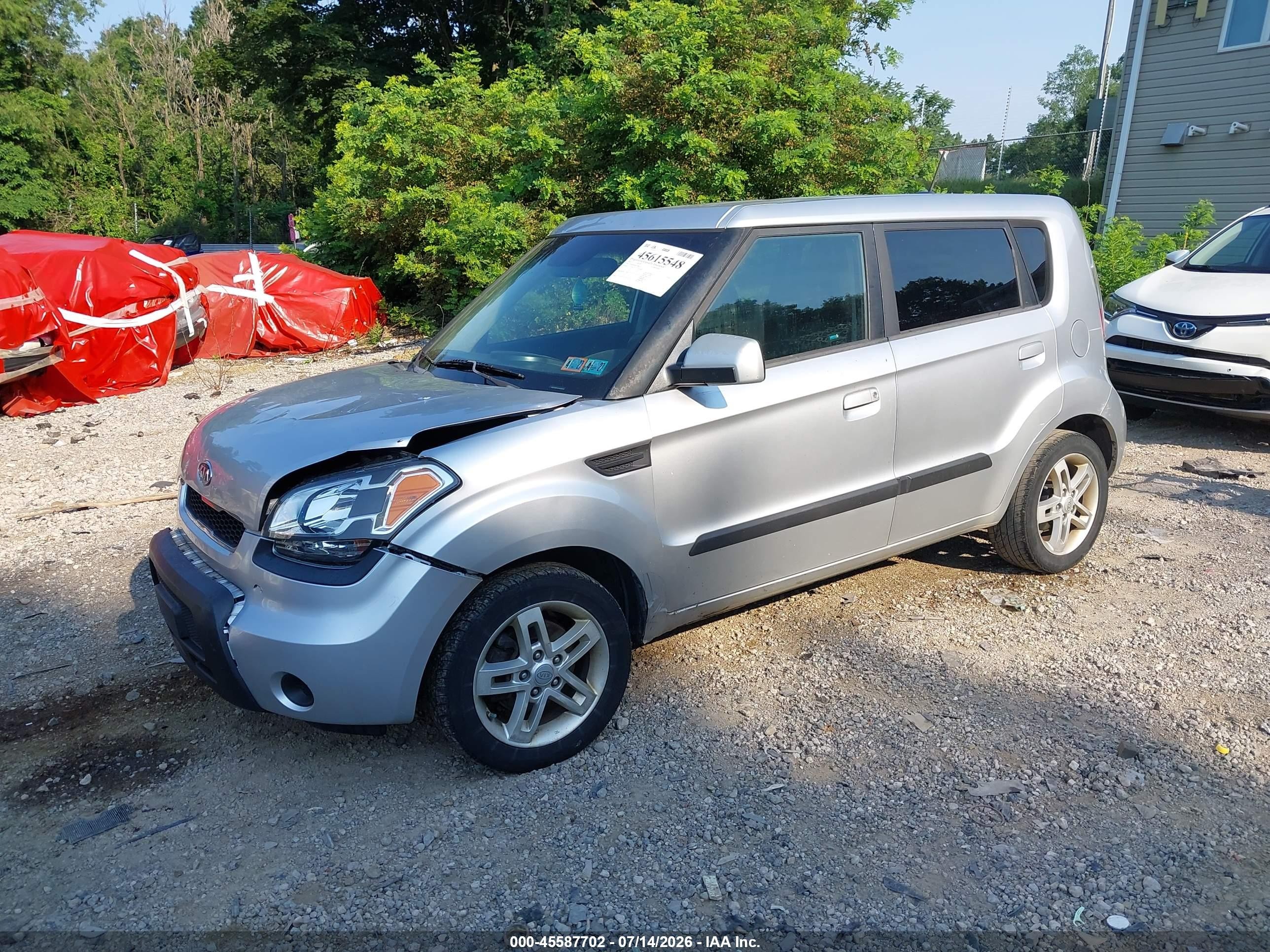2010 Kia Soul + Серебряный vin: KNDJT2A25A7111773