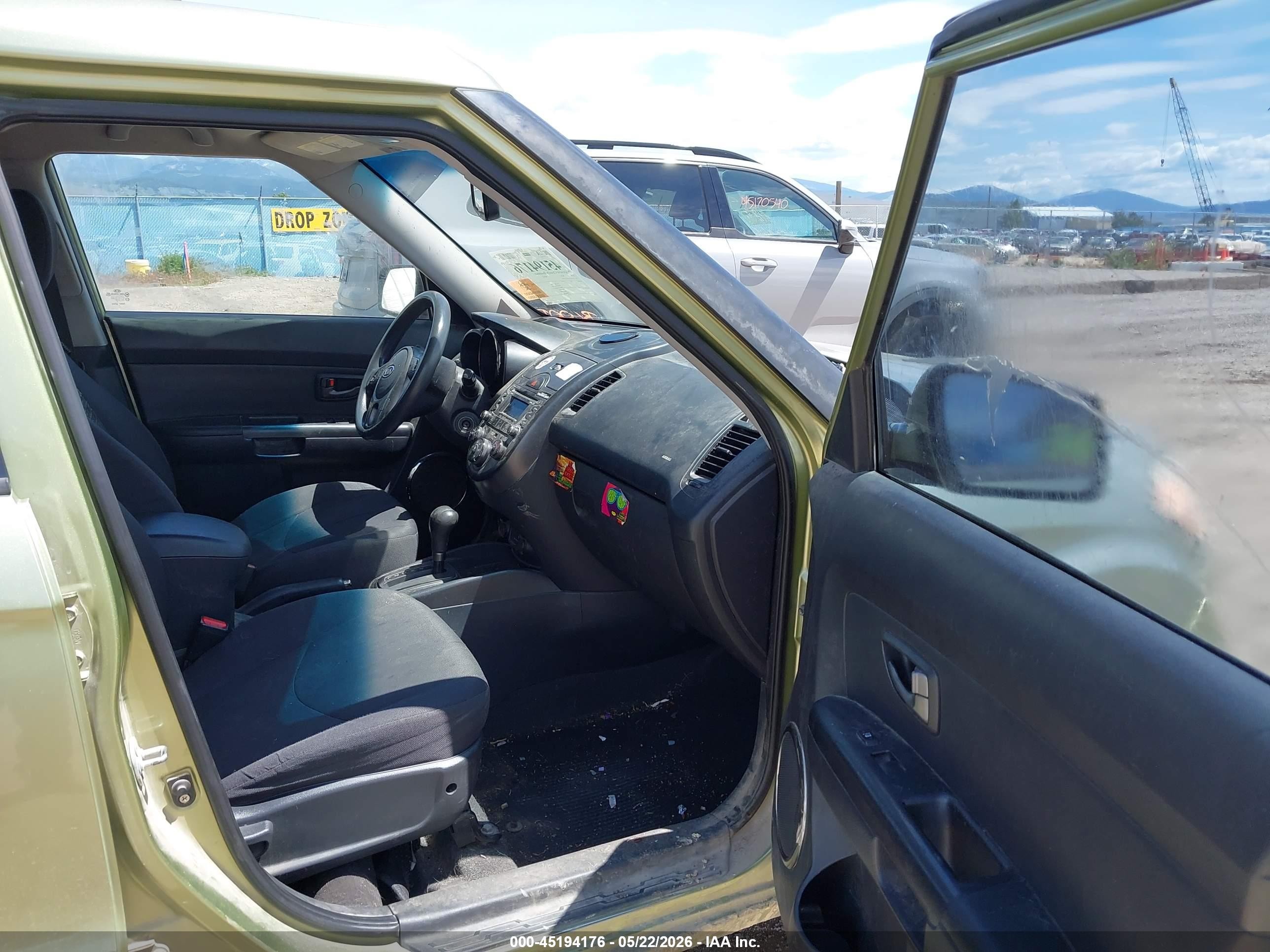 2010 Kia Soul + Green vin: KNDJT2A25A7113507