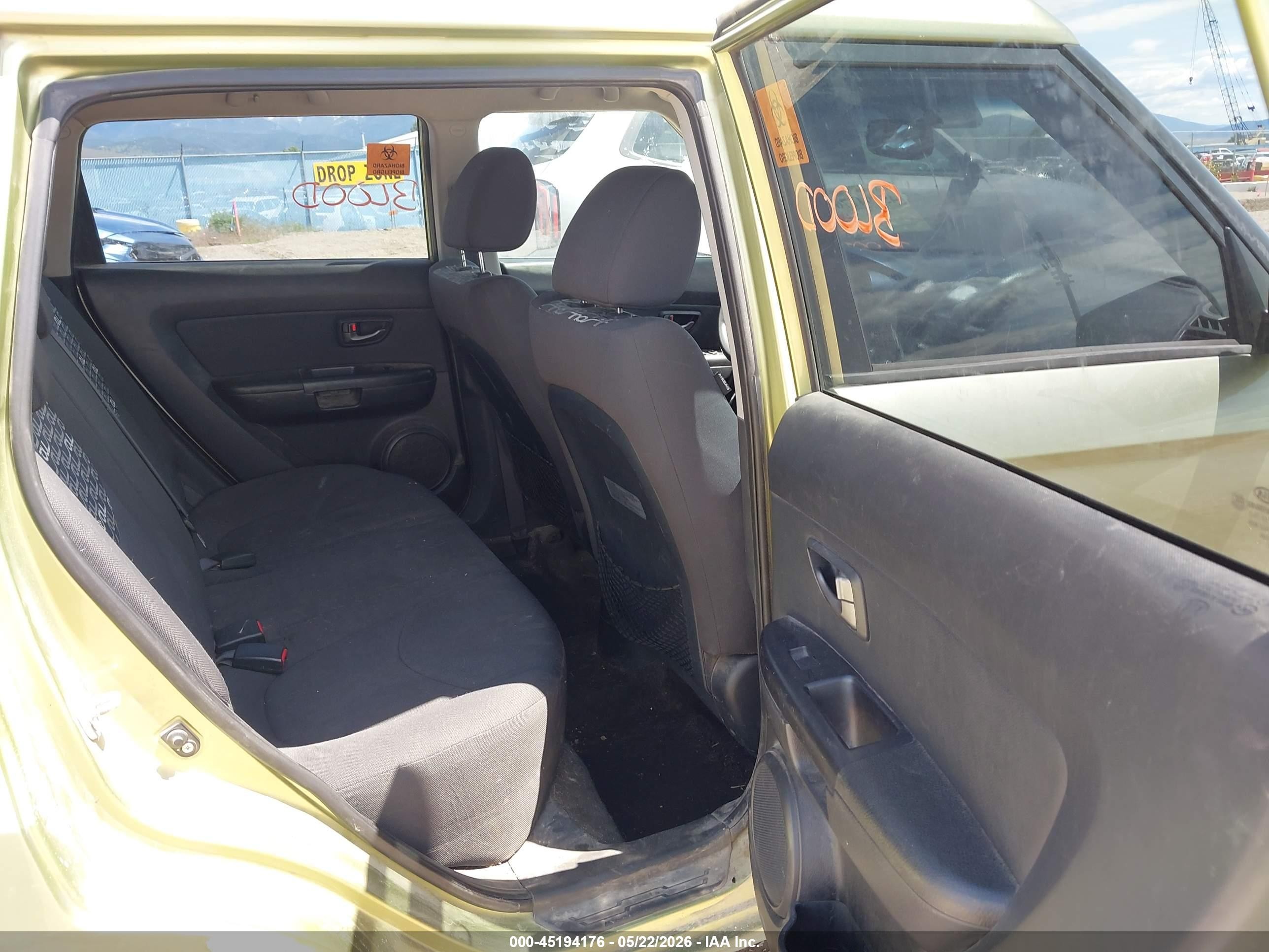 2010 Kia Soul + Green vin: KNDJT2A25A7113507