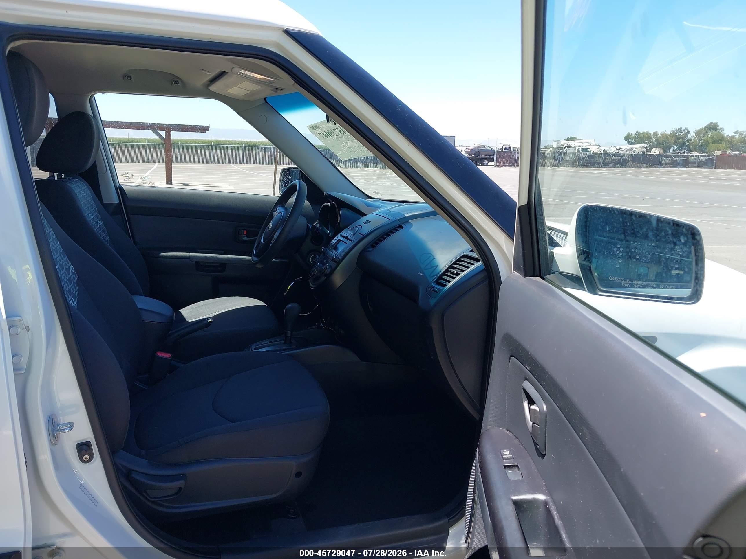 2010 Kia Soul + Белый vin: KNDJT2A25A7115984