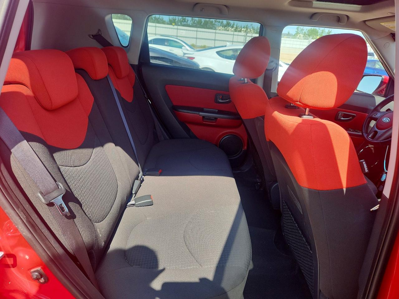 2010 Kia Soul + Красный vin: KNDJT2A25A7123065
