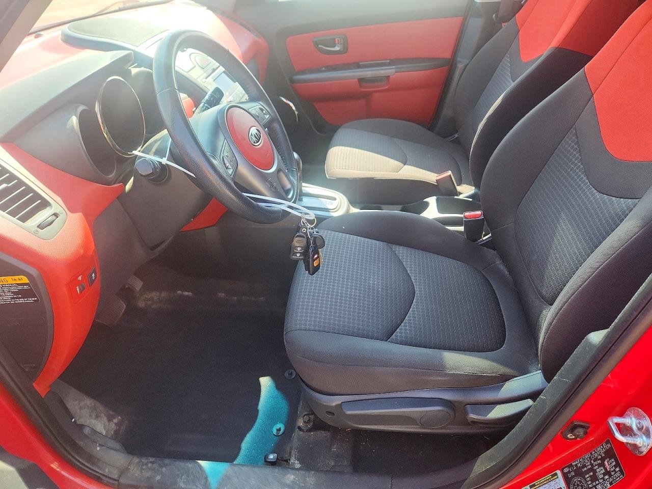 2010 Kia Soul + Красный vin: KNDJT2A25A7123065