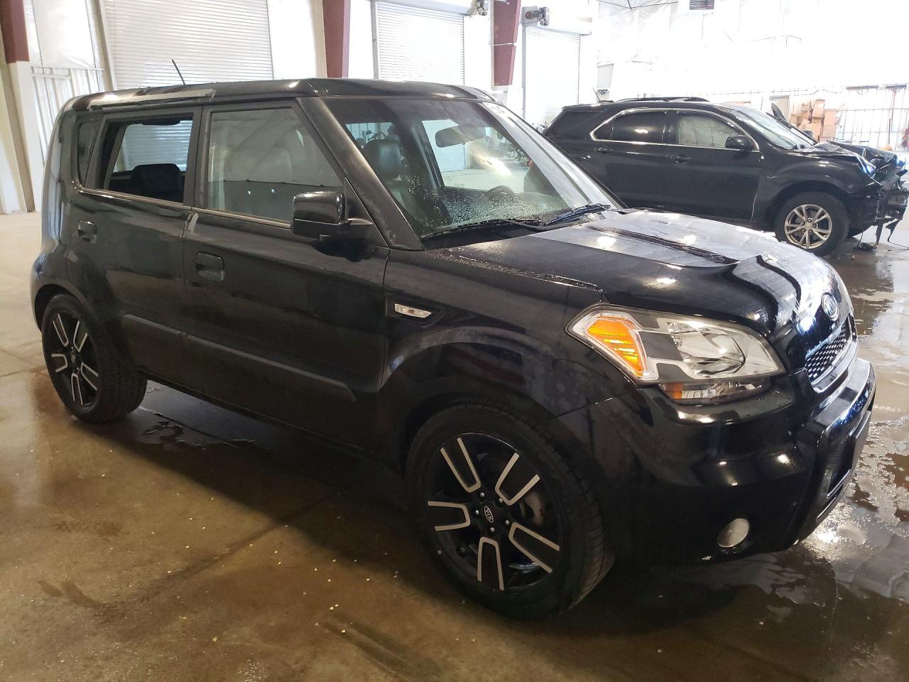 2010 Kia Soul + Black vin: KNDJT2A25A7126435
