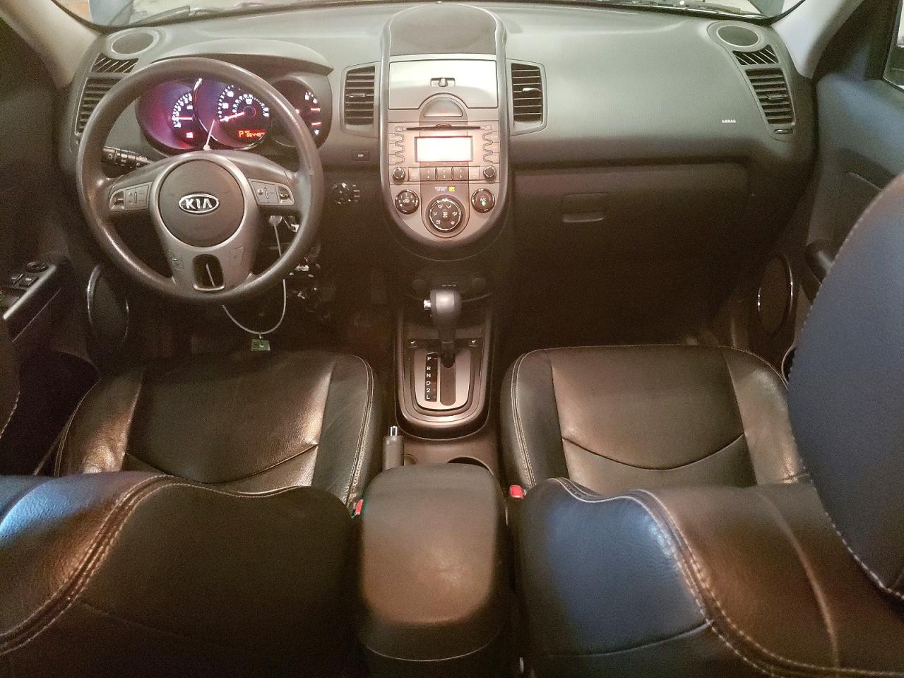 2010 Kia Soul + Black vin: KNDJT2A25A7126435