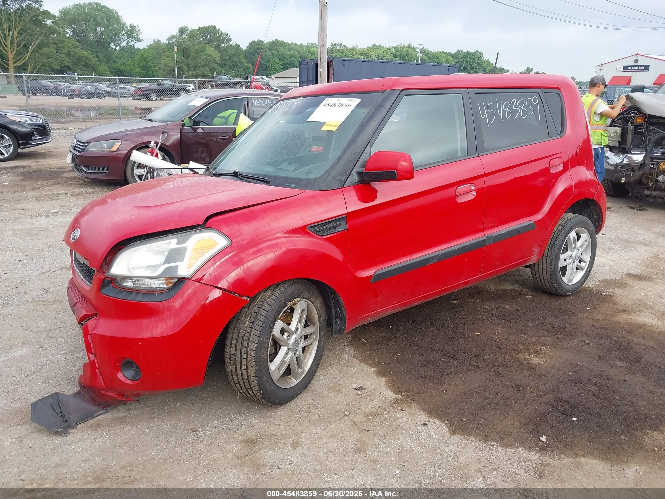 2010 Kia Soul + Red vin: KNDJT2A25A7162917