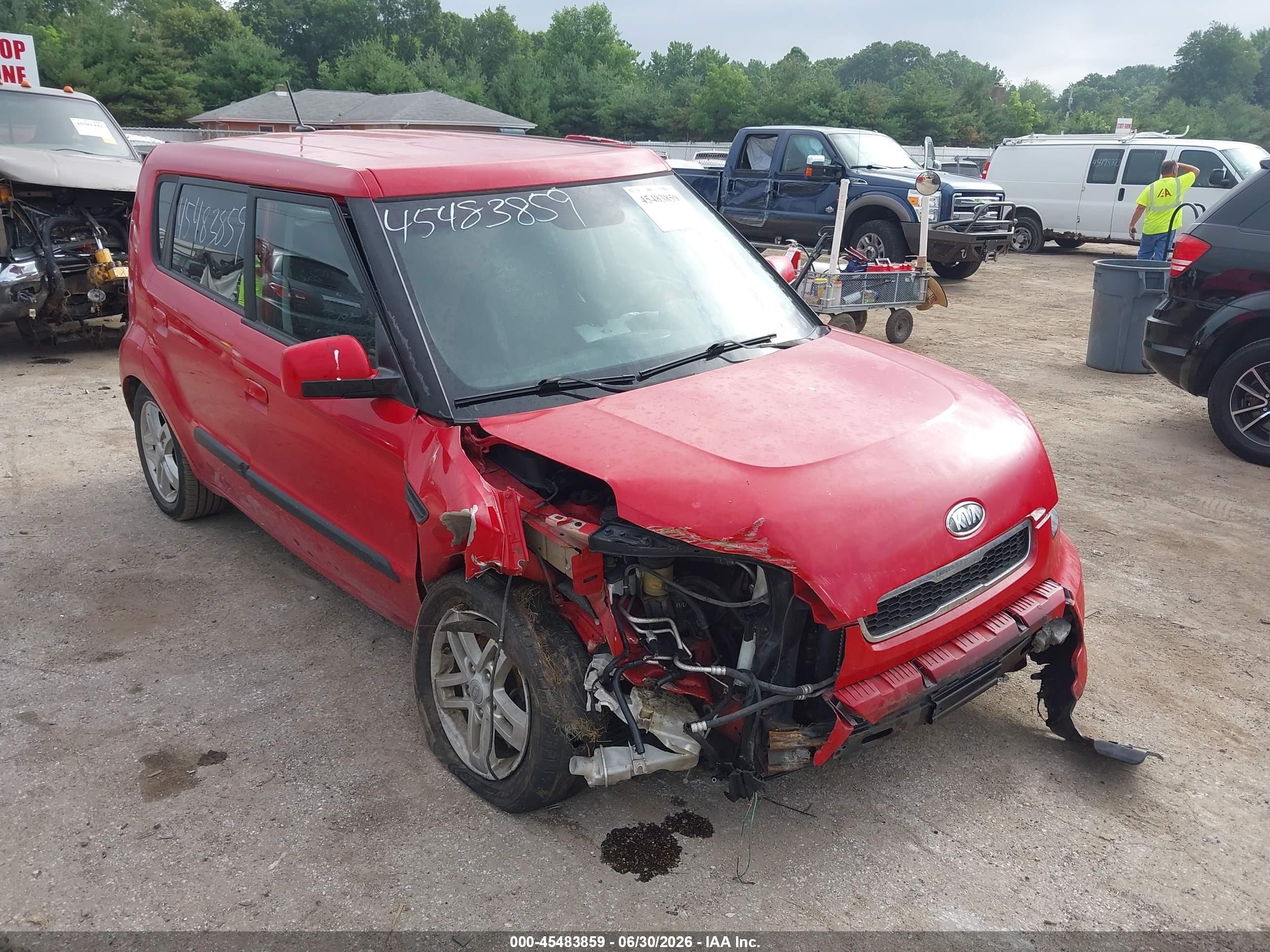 2010 Kia Soul + Red vin: KNDJT2A25A7162917