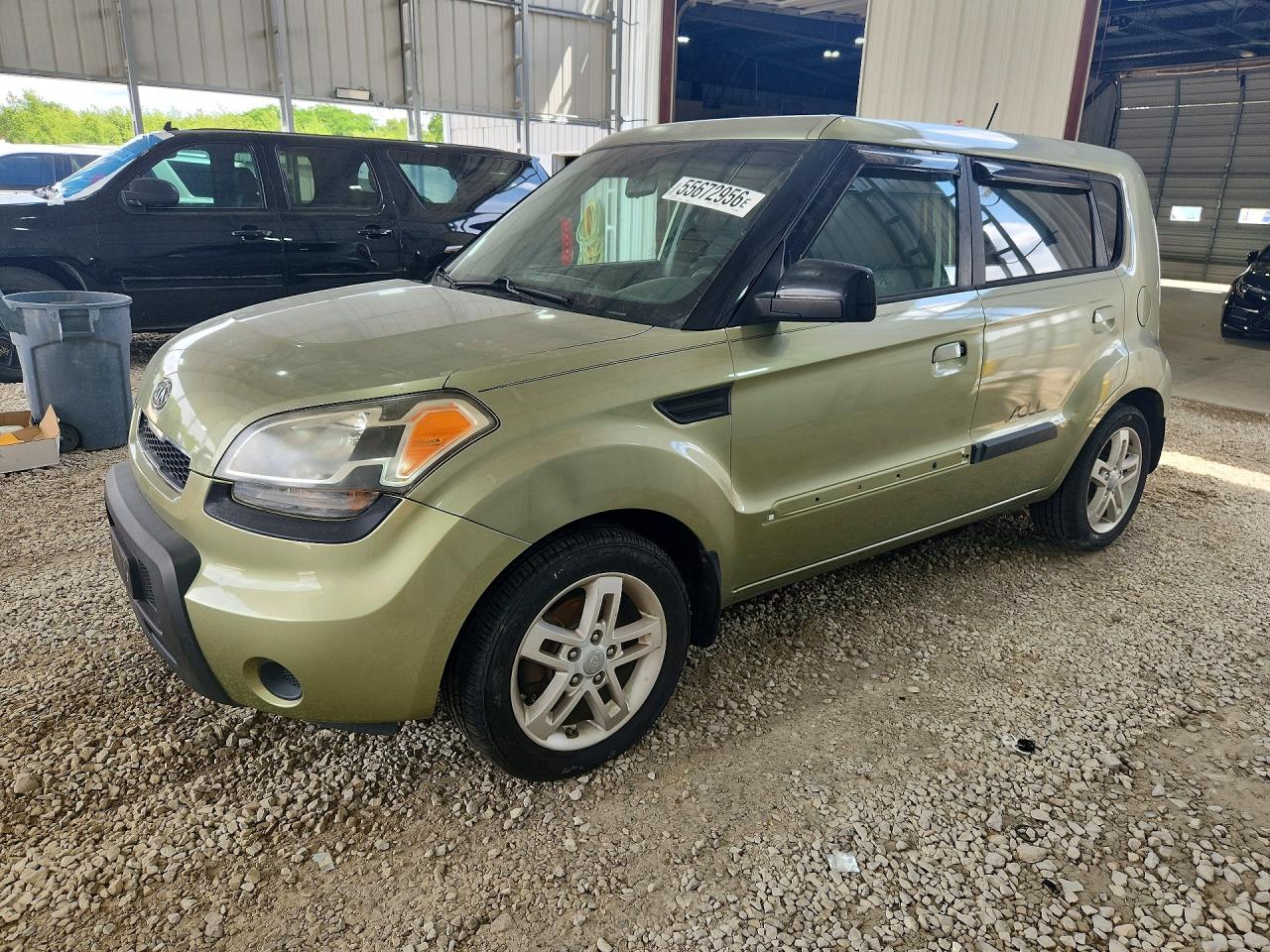 2010 Kia Soul + Green vin: KNDJT2A25A7166496