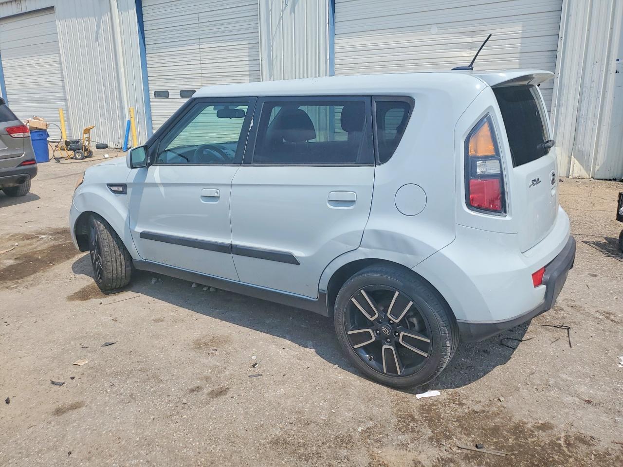 2010 Kia Soul + Gray vin: KNDJT2A25A7170600