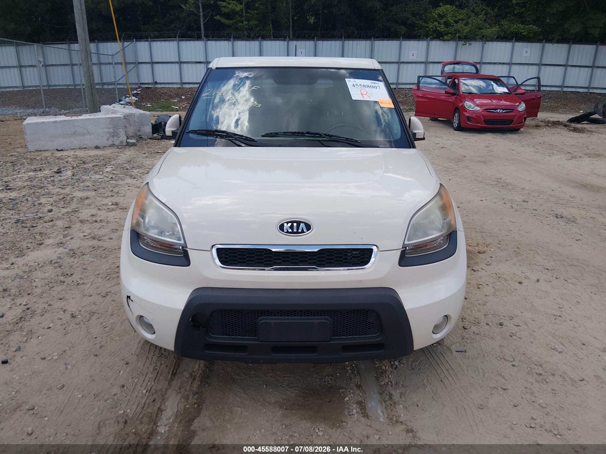 2010 Kia Soul ! White vin: KNDJT2A25A7171505