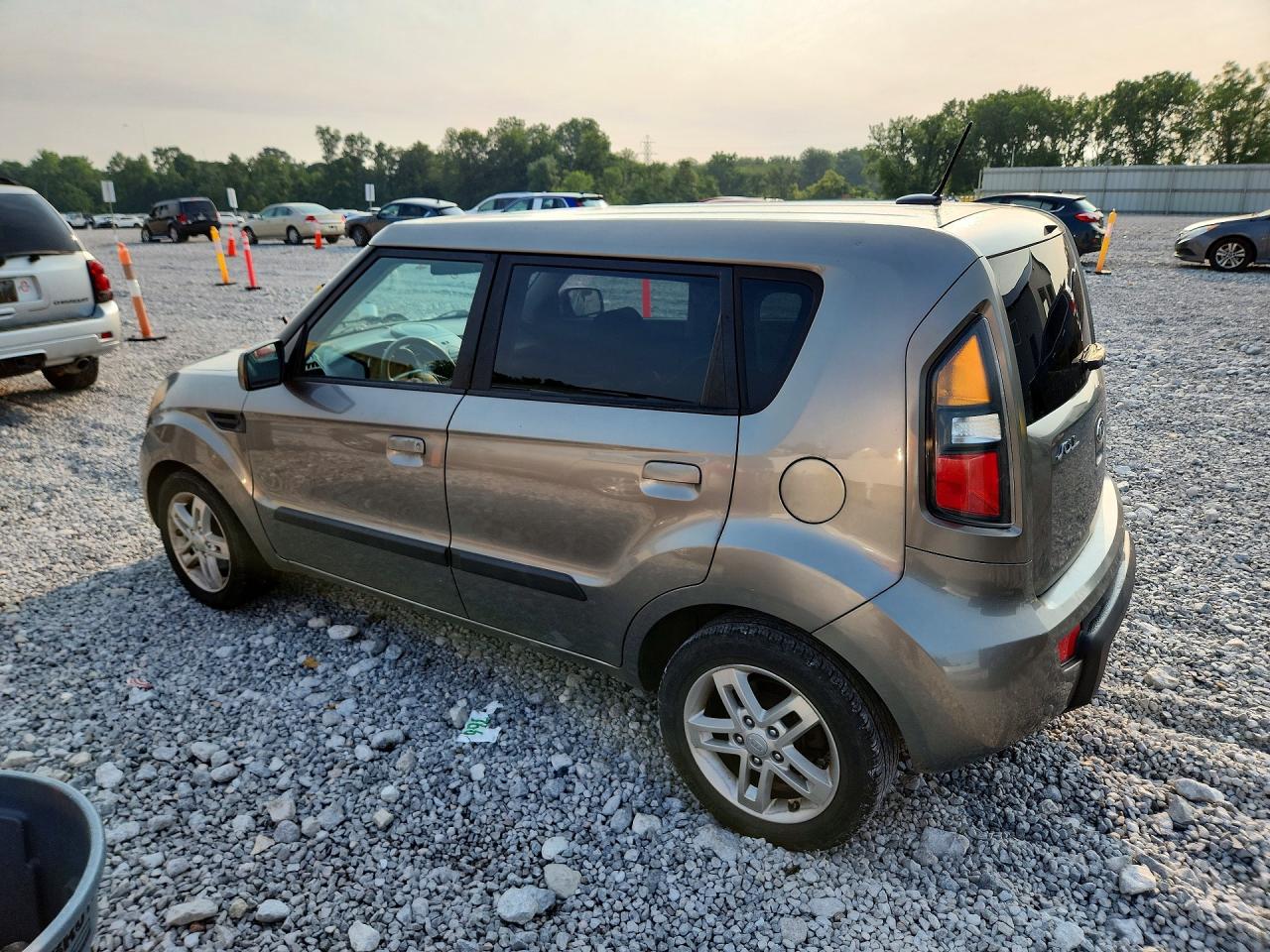 2010 Kia Soul + Серый vin: KNDJT2A25A7172413