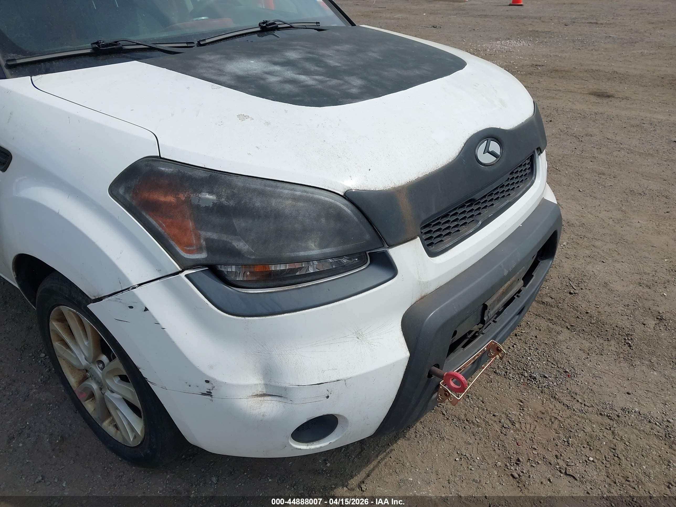 2010 Kia Soul + White vin: KNDJT2A25A7701875