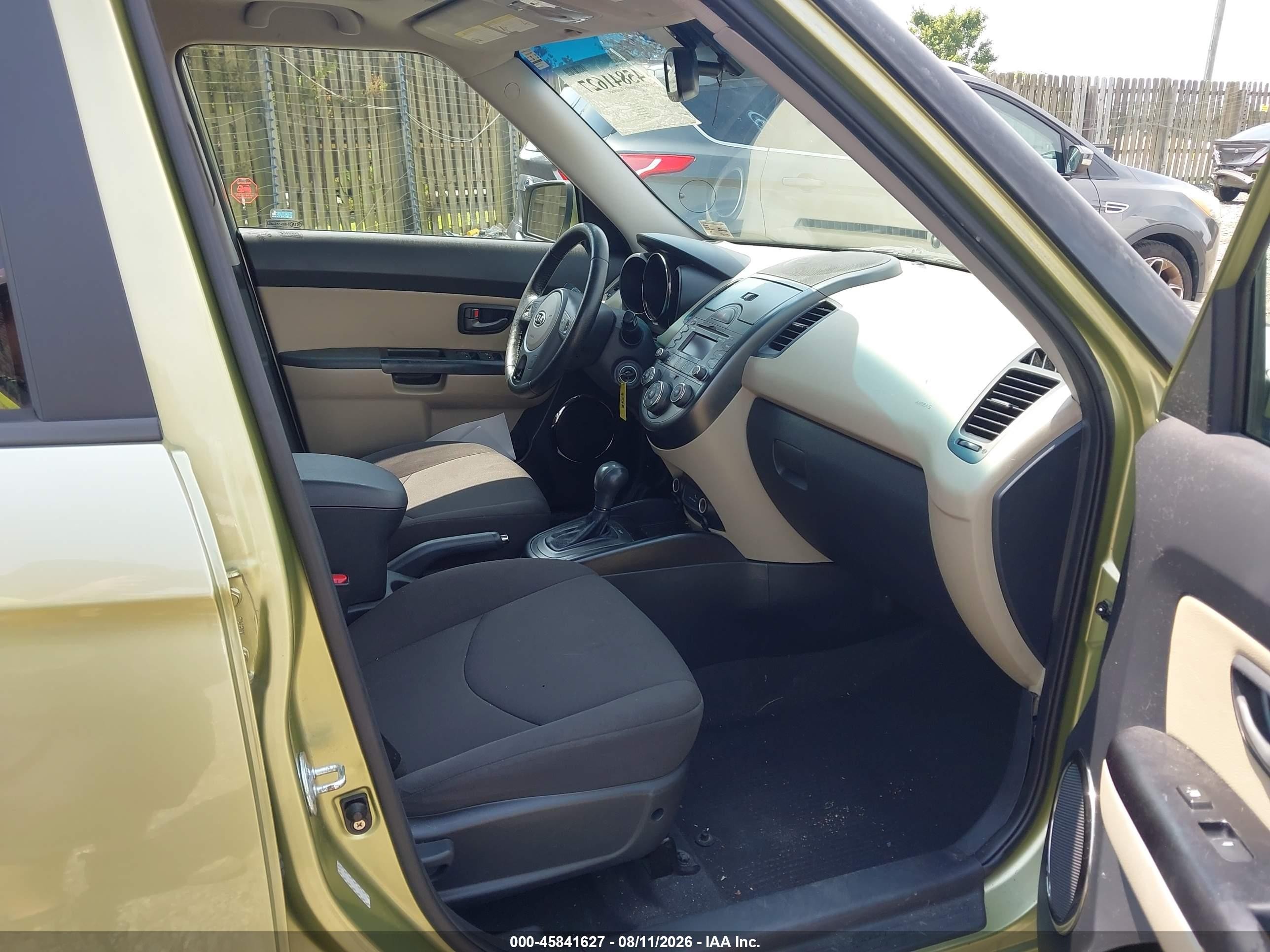 2011 Kia Soul ! Green vin: KNDJT2A25B7199144