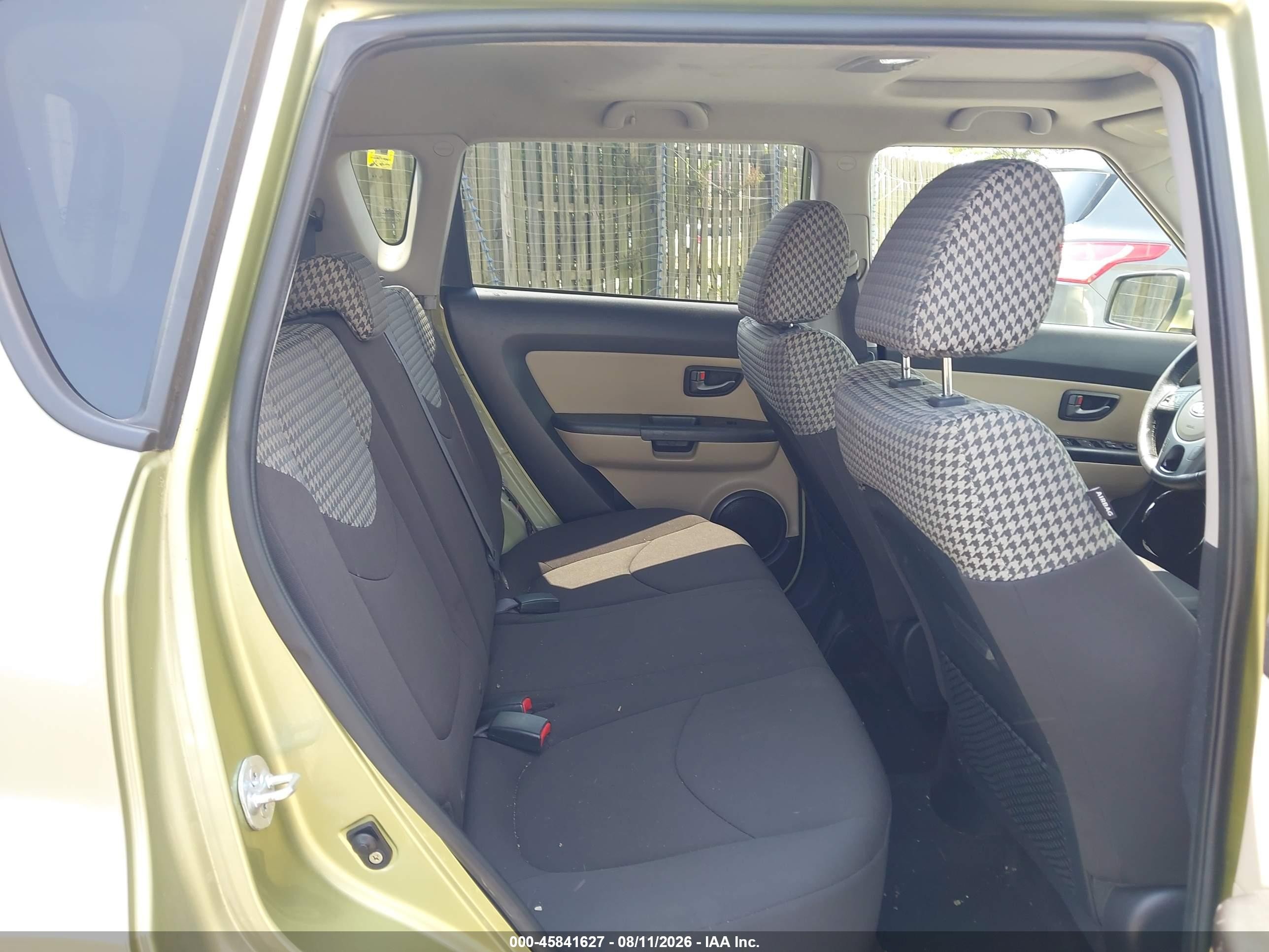 2011 Kia Soul ! Green vin: KNDJT2A25B7199144
