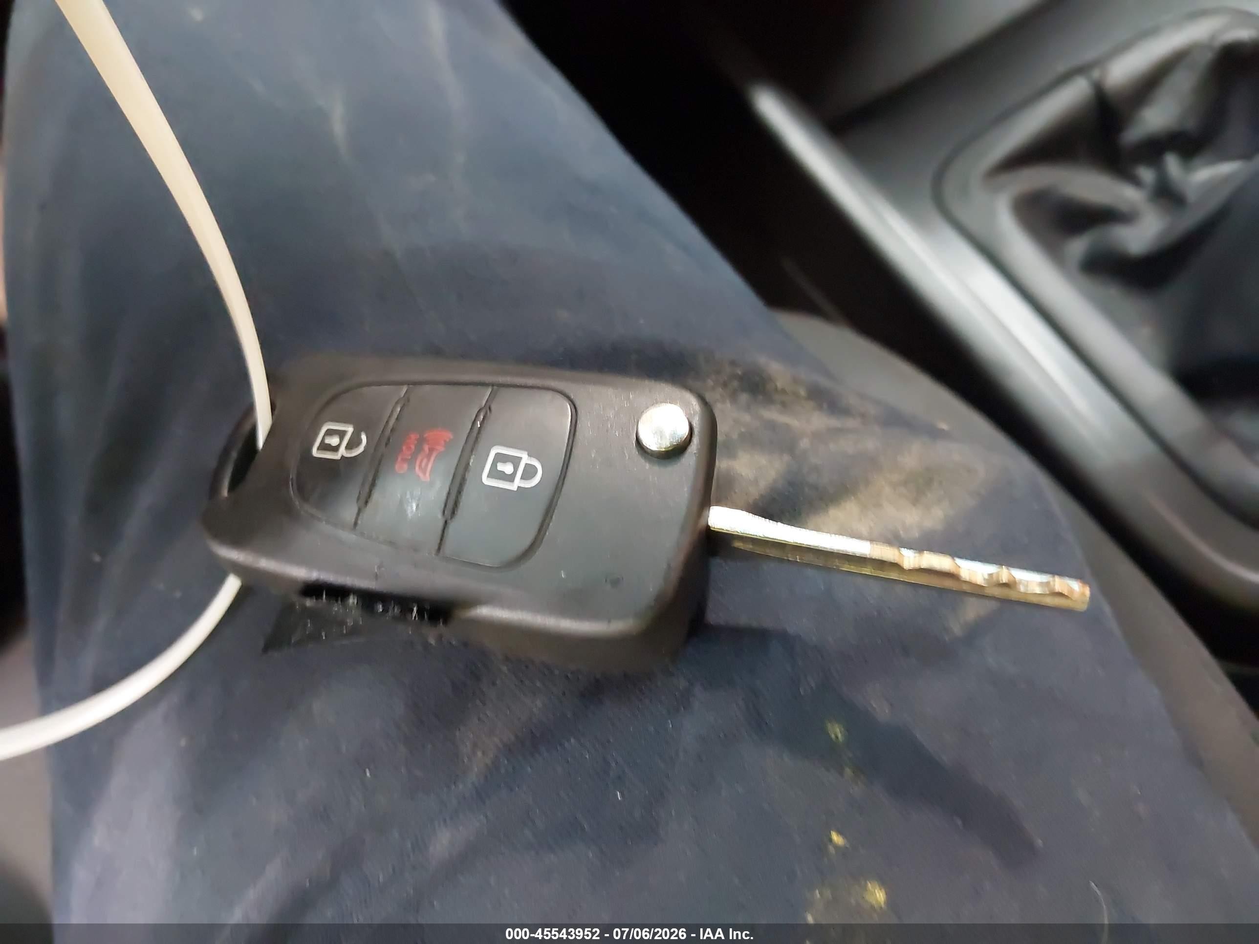 2011 Kia Soul + Green vin: KNDJT2A25B7204214