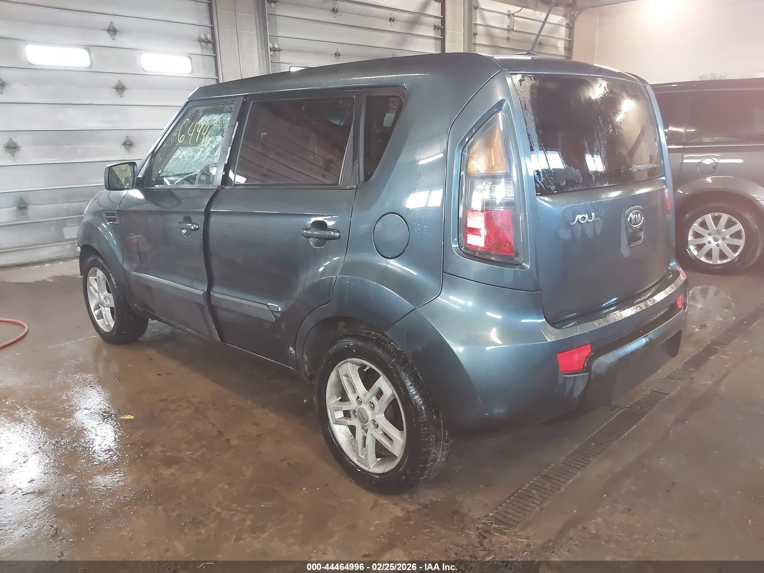 2011 Kia Soul + Бирюзовый vin: KNDJT2A25B7214726