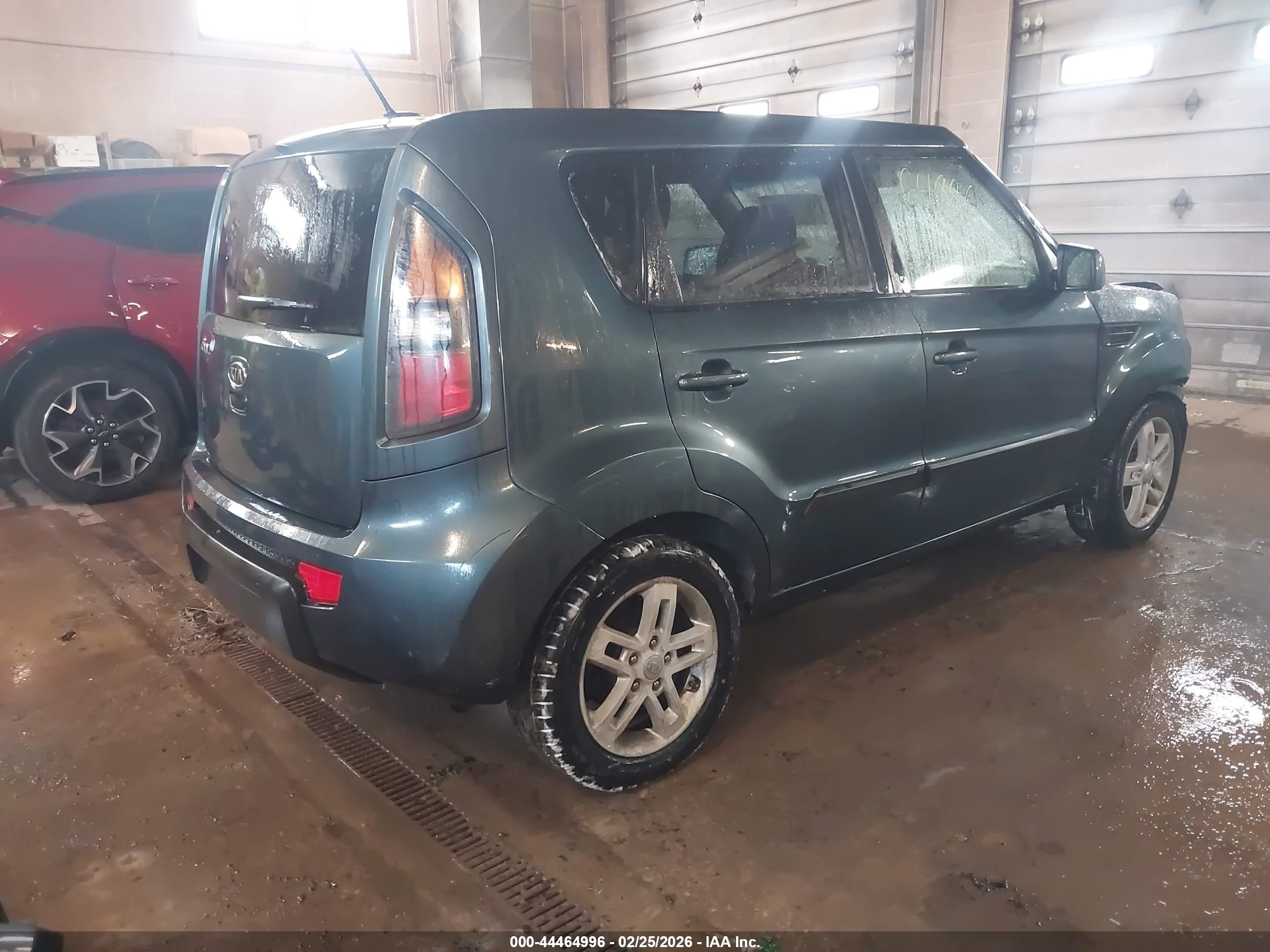 2011 Kia Soul + Бирюзовый vin: KNDJT2A25B7214726