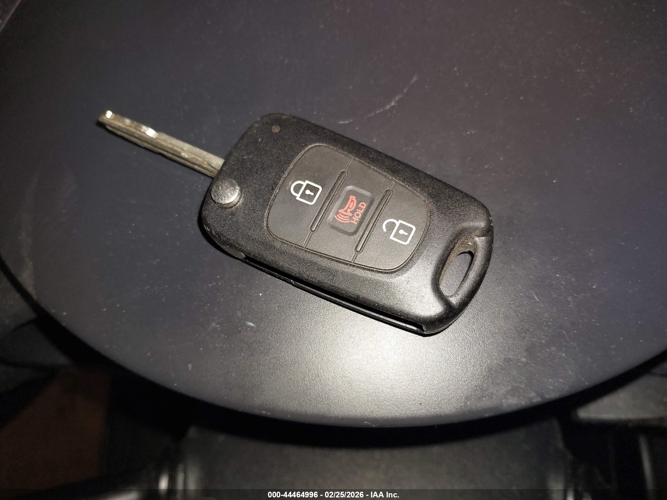 2011 Kia Soul + Бирюзовый vin: KNDJT2A25B7214726