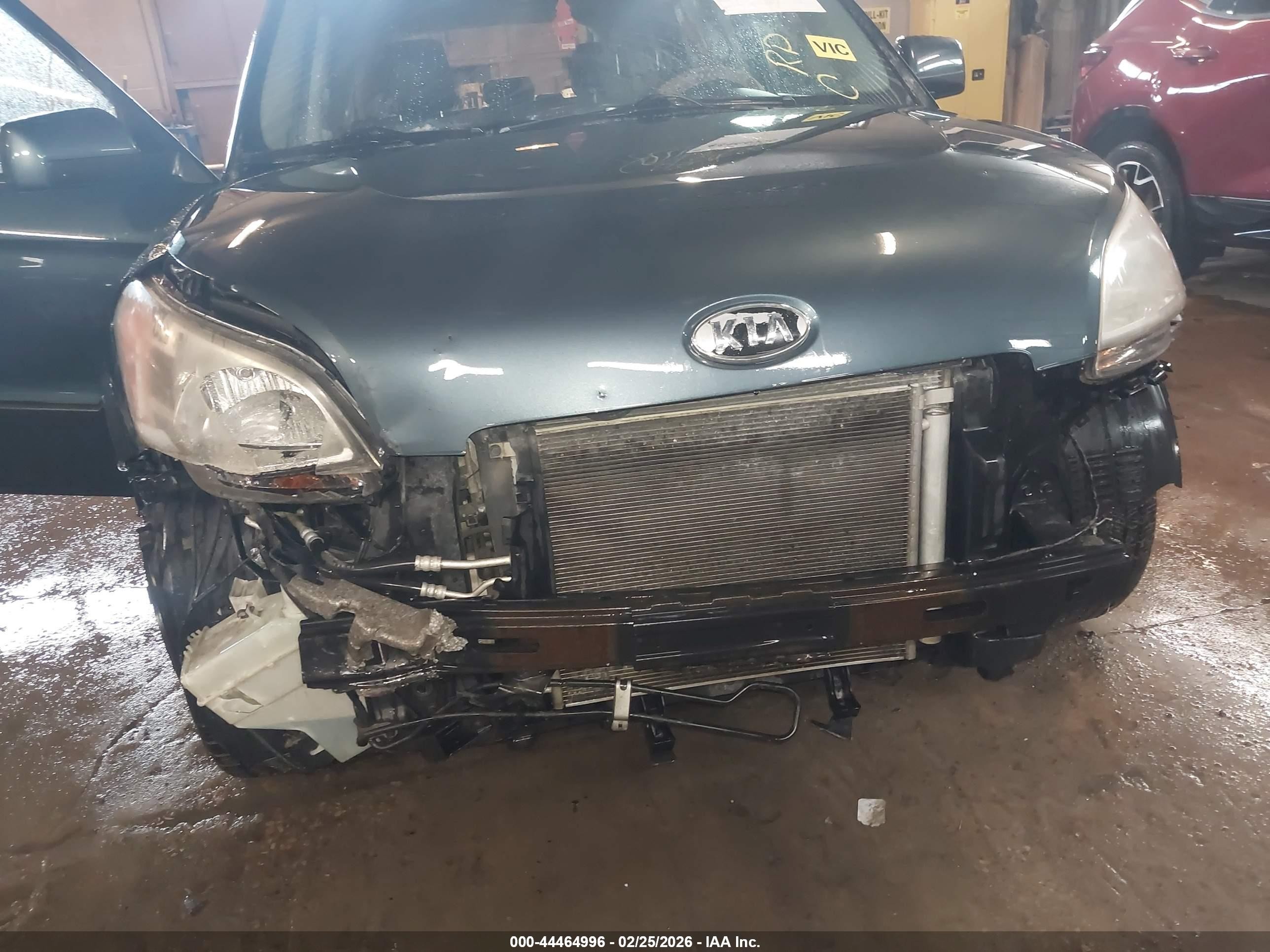2011 Kia Soul + Бирюзовый vin: KNDJT2A25B7214726