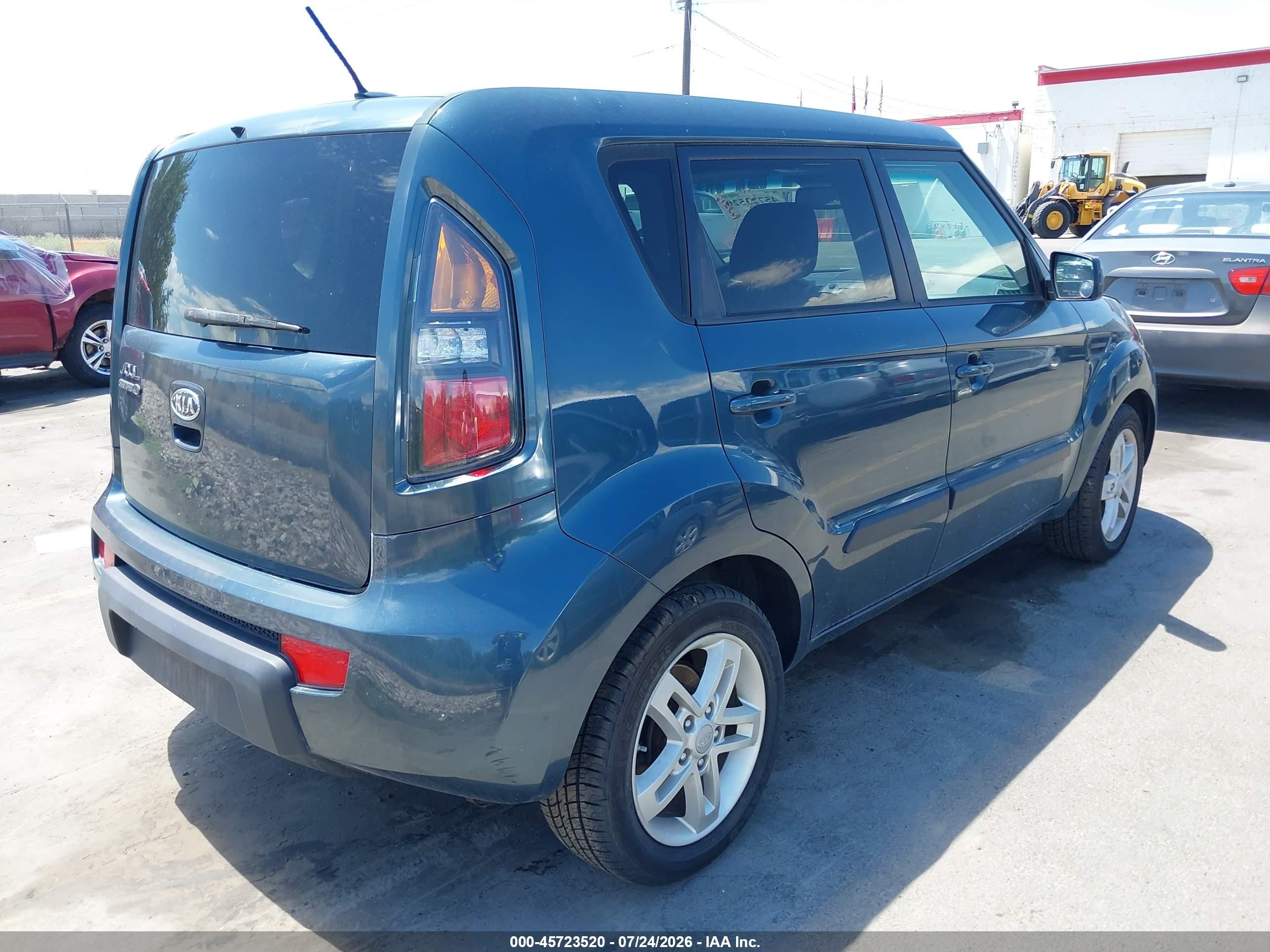 2011 Kia Soul + Blue vin: KNDJT2A25B7223295