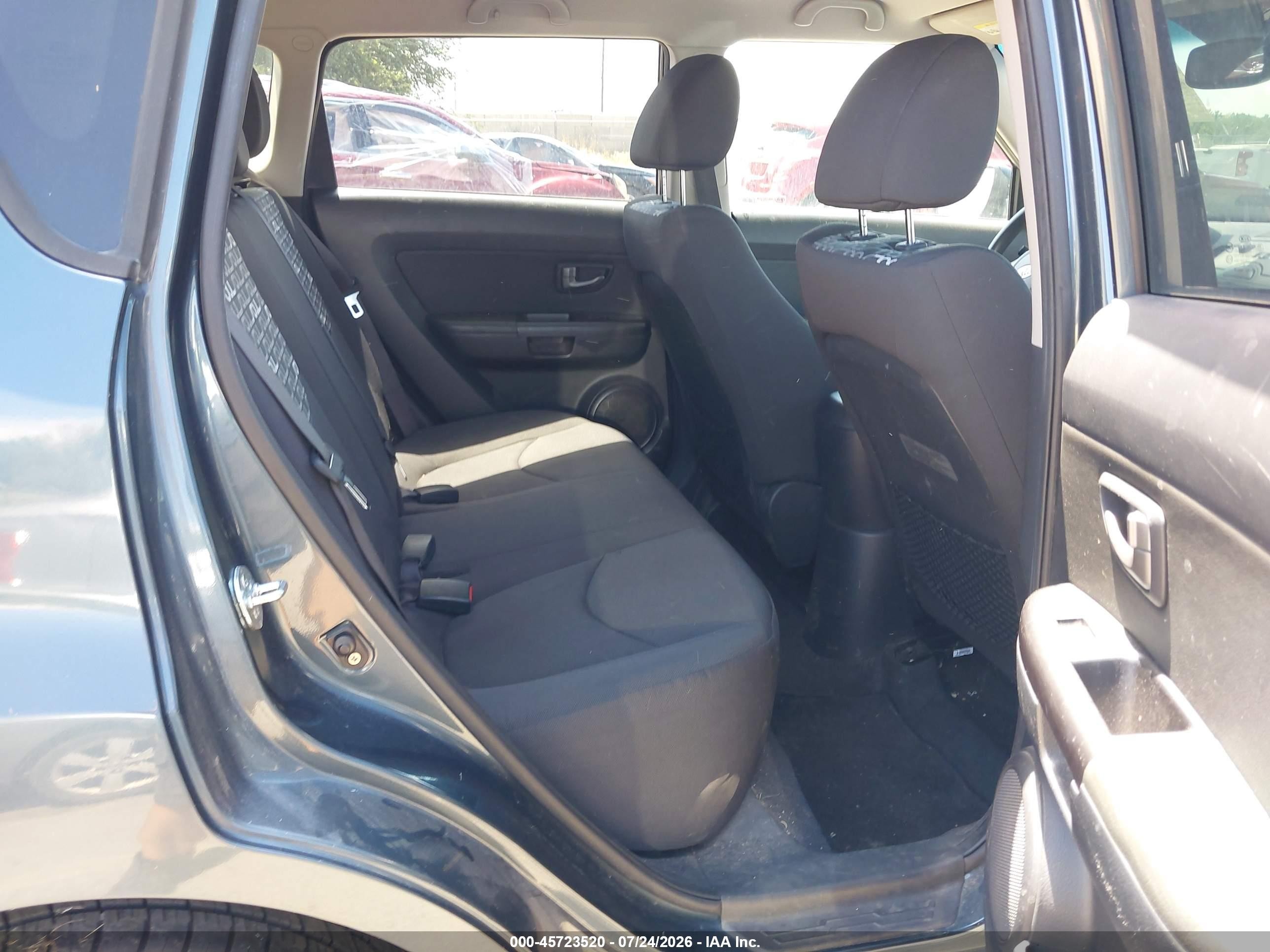 2011 Kia Soul + Blue vin: KNDJT2A25B7223295