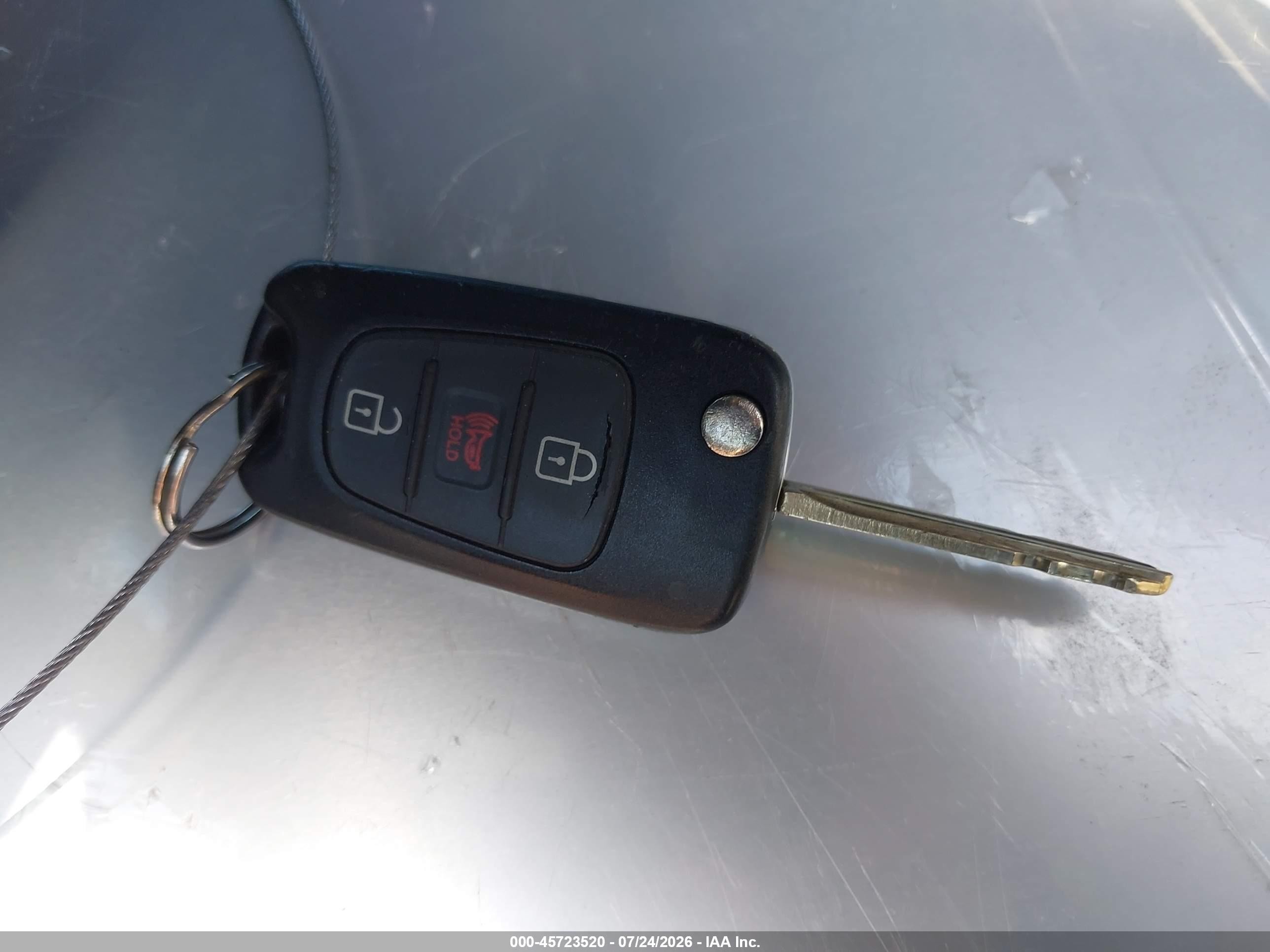 2011 Kia Soul + Blue vin: KNDJT2A25B7223295